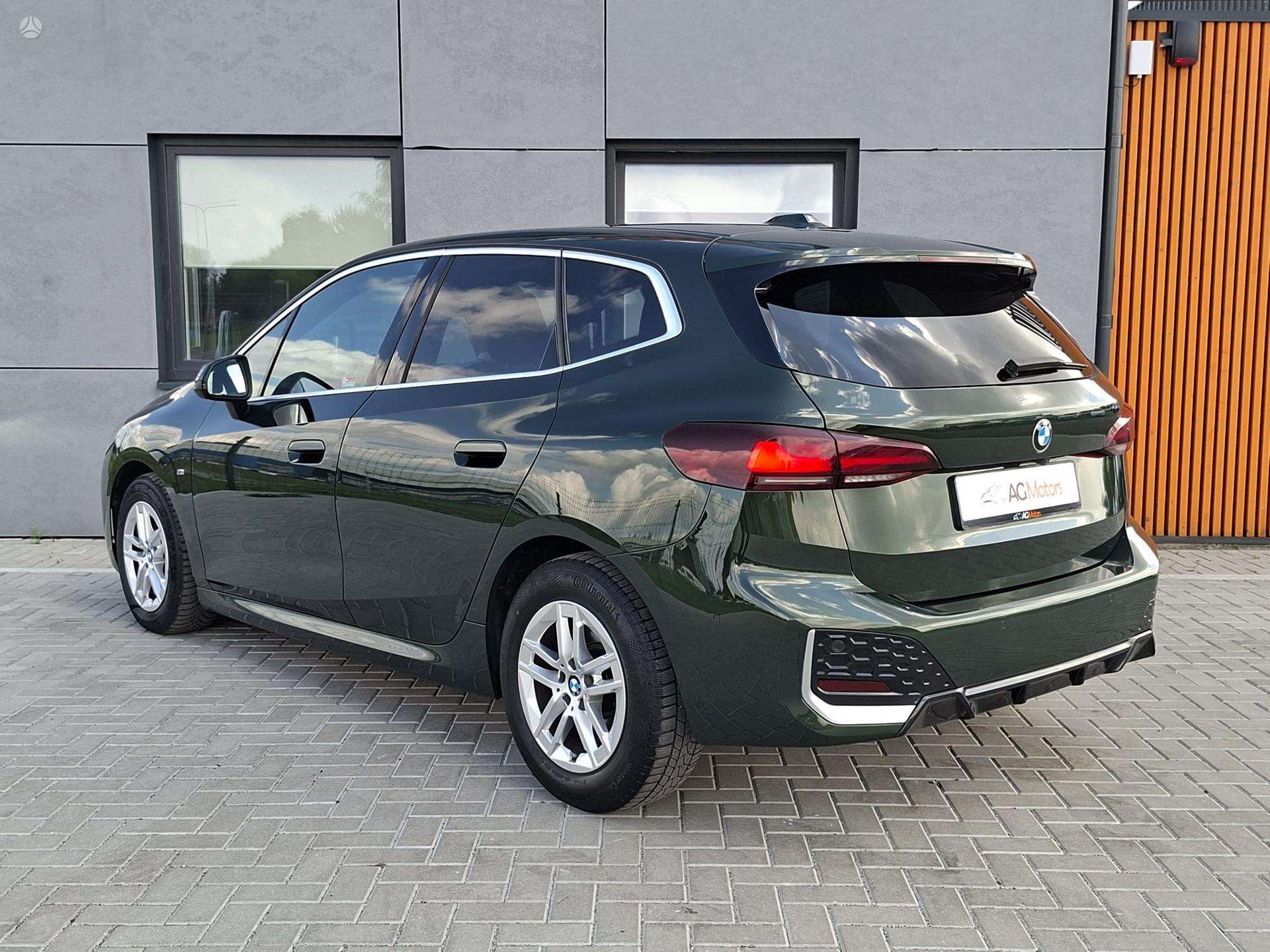 BMW 218 Active Tourer фото 4