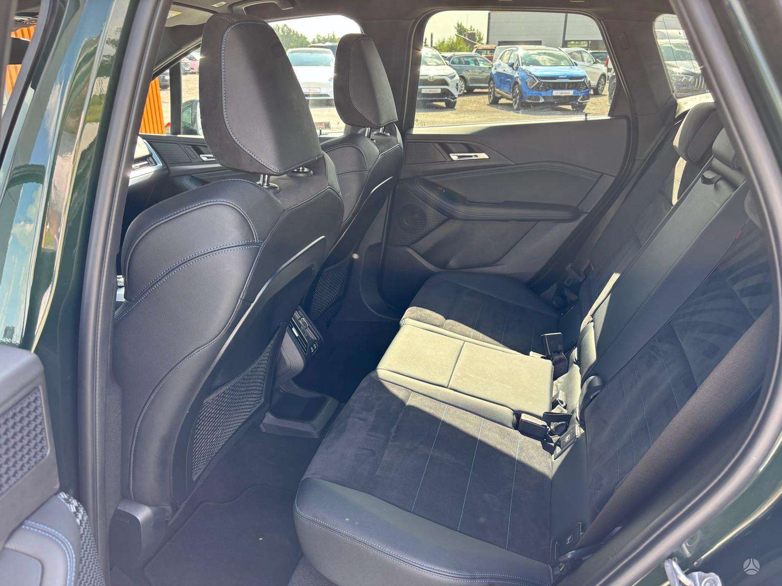BMW 218 Active Tourer фото 8