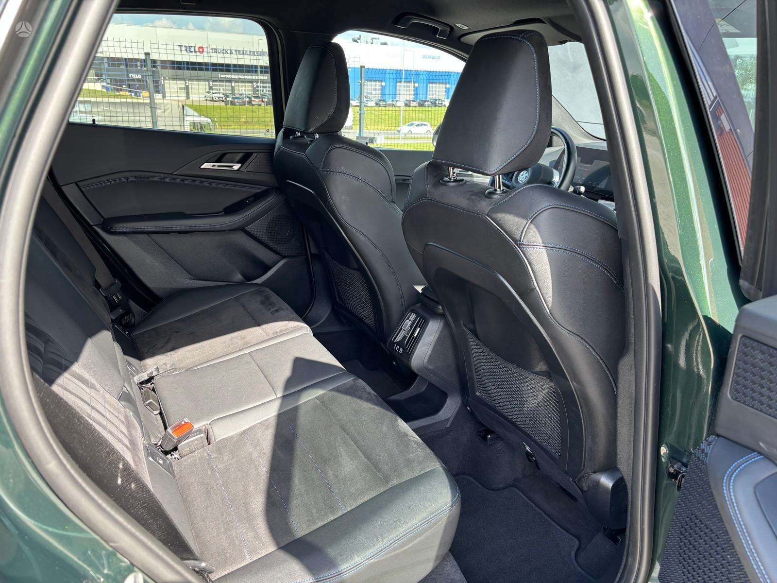 BMW 218 Active Tourer фото 9