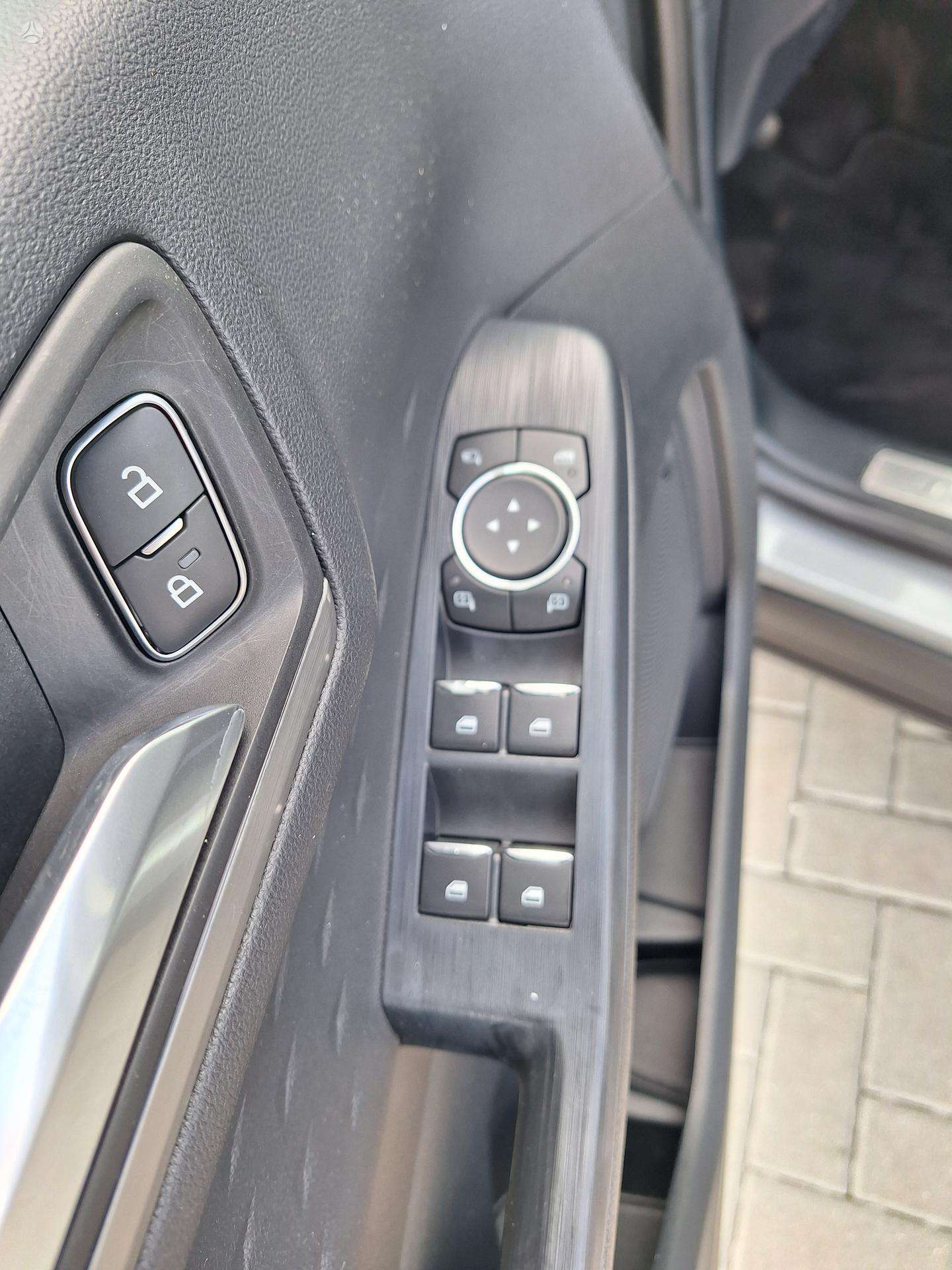 Ford Kuga фото 13