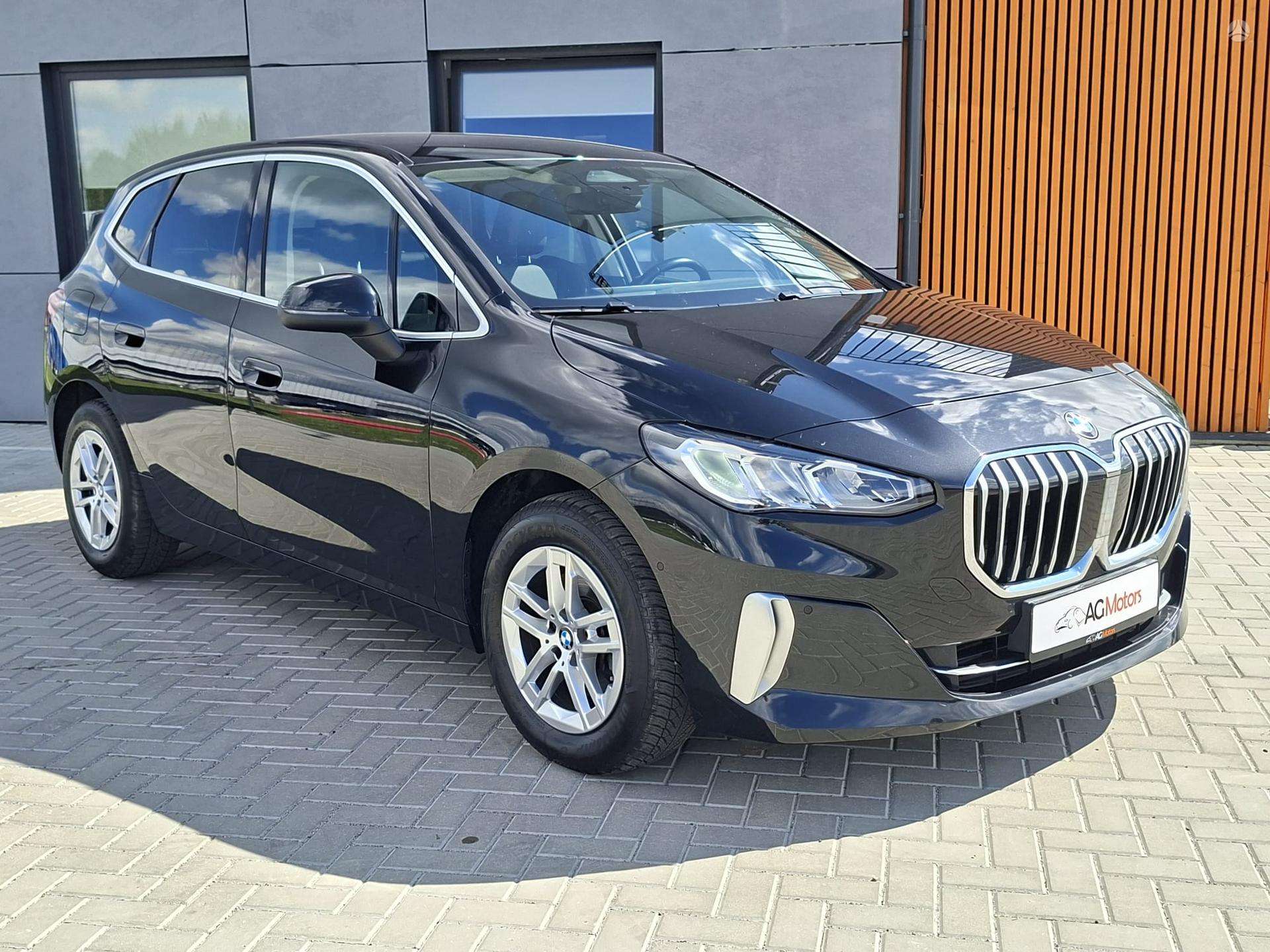 BMW 218 Active Tourer фото 2