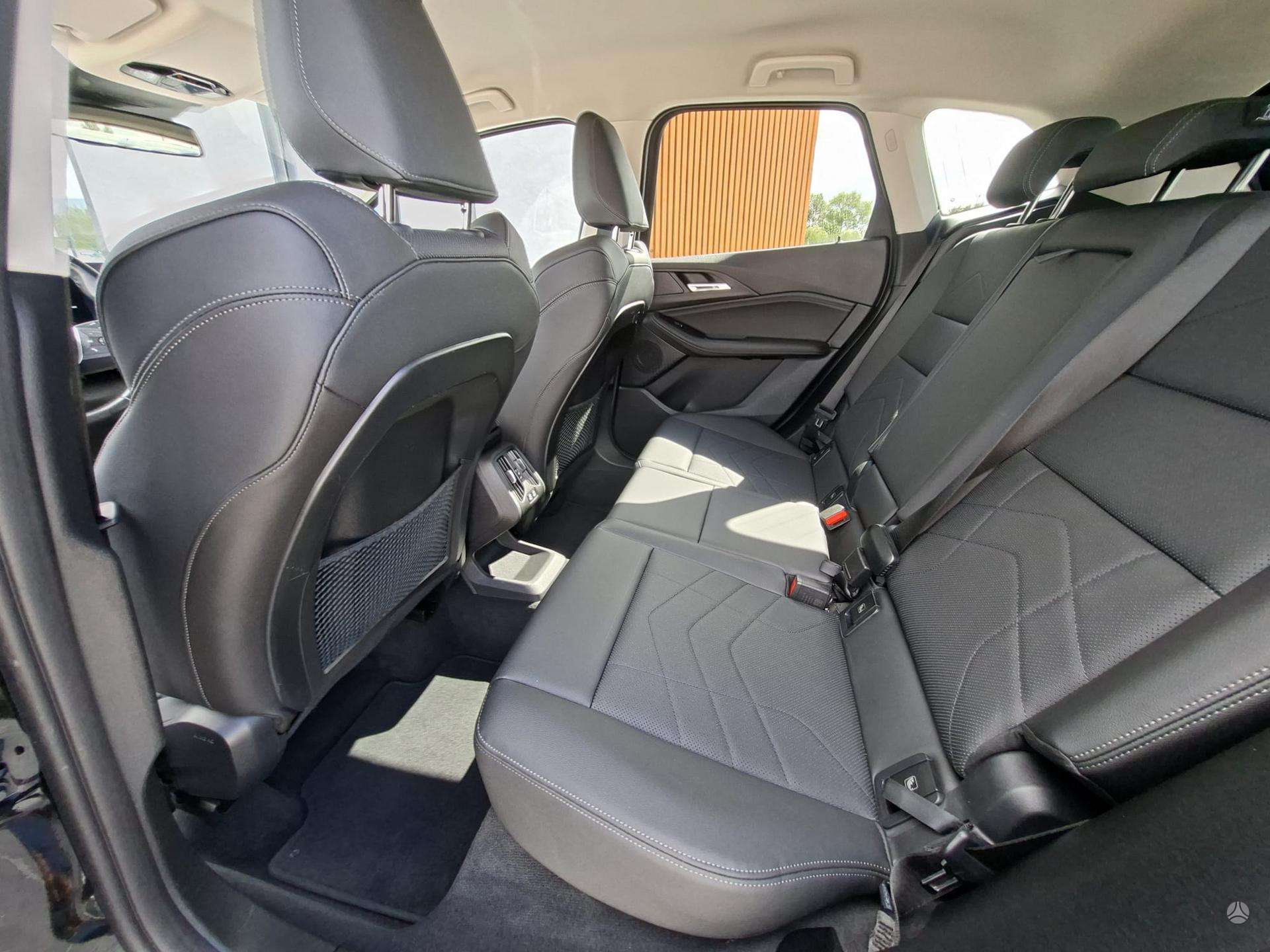 BMW 218 Active Tourer фото 7