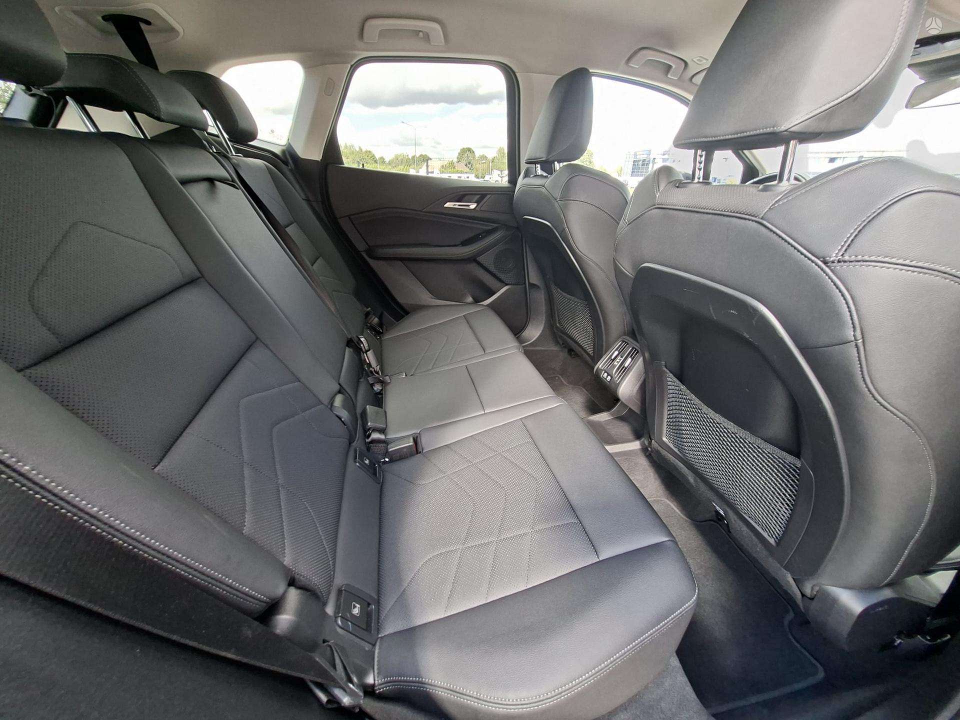 BMW 218 Active Tourer фото 8
