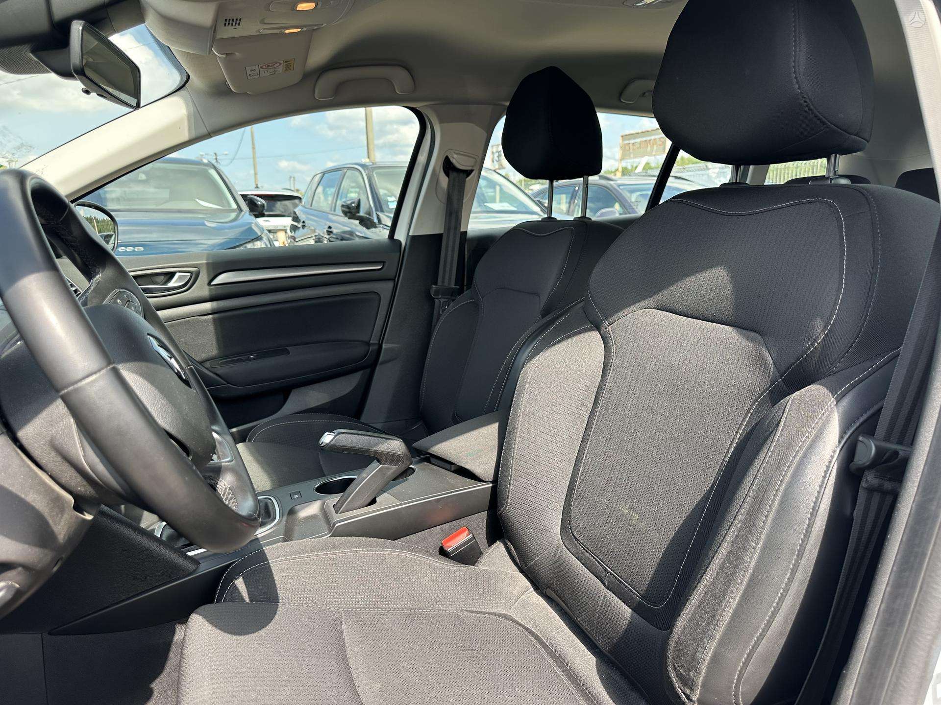 Renault Megane фото 9