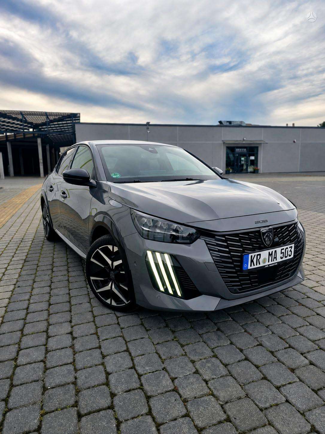 Peugeot 208