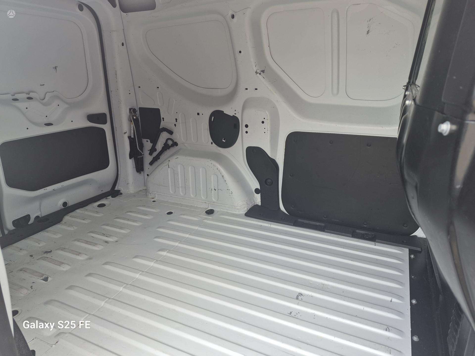 Renault Express фото 10