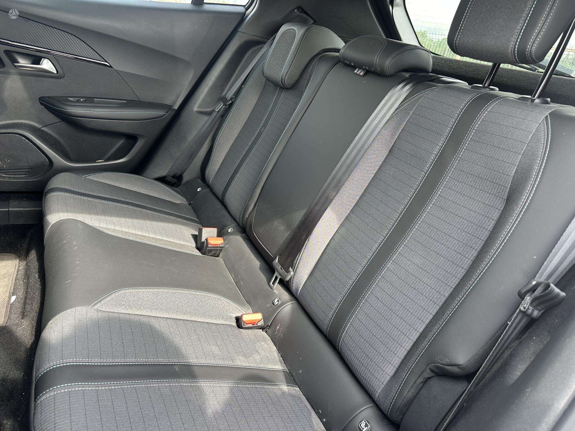 Peugeot 2008 фото 11