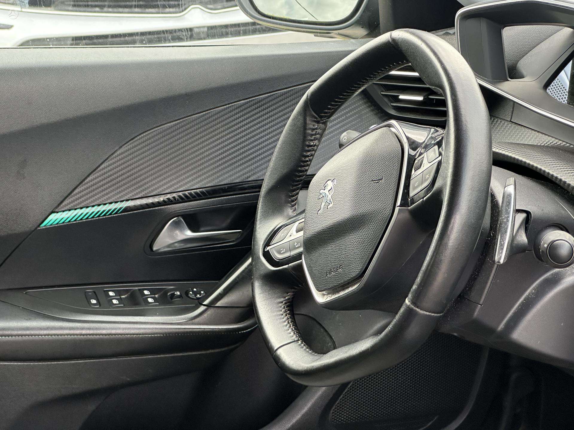 Peugeot 2008 фото 17