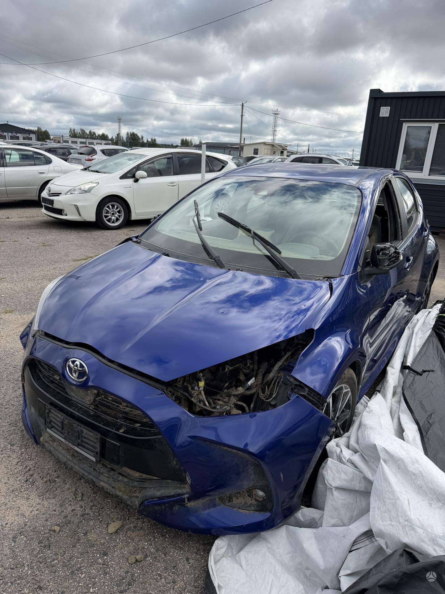 Toyota Yaris фото 2