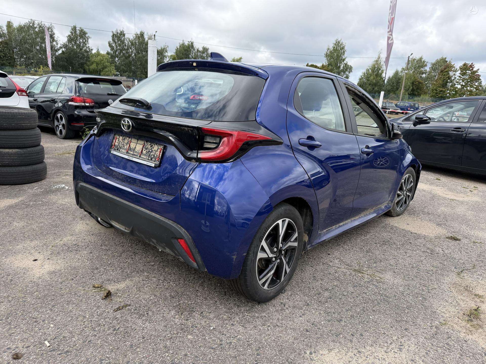 Toyota Yaris фото 3