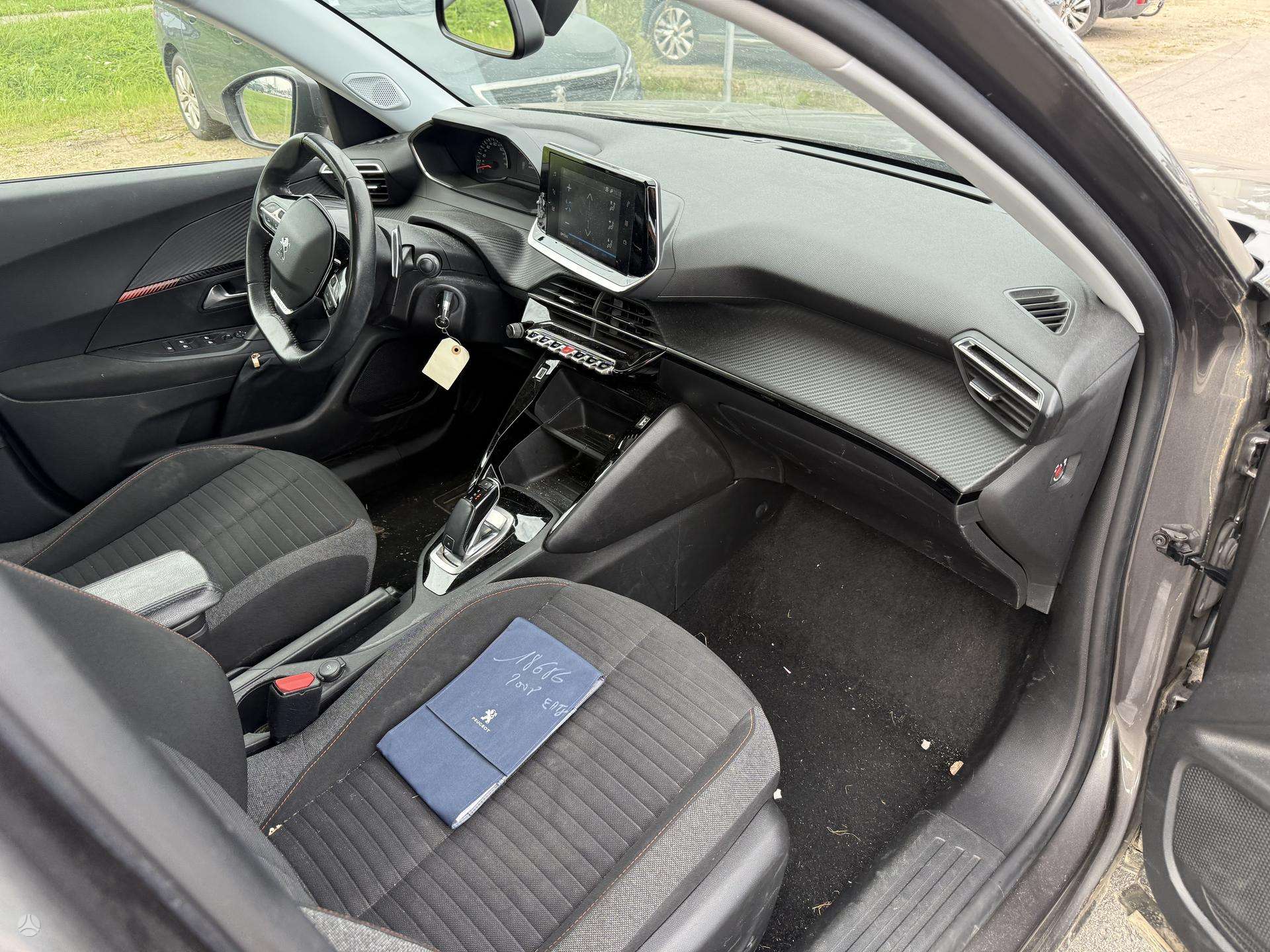 Peugeot 2008 фото 10