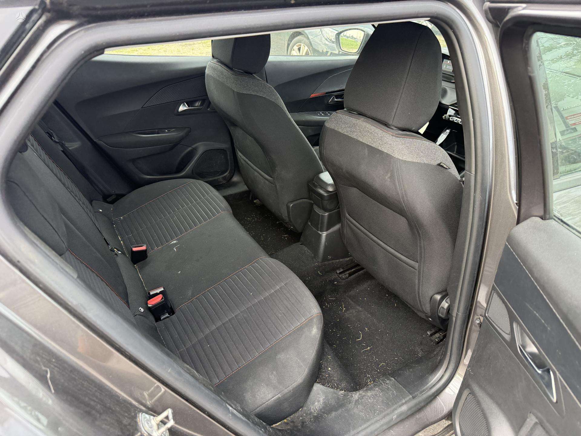 Peugeot 2008 фото 11