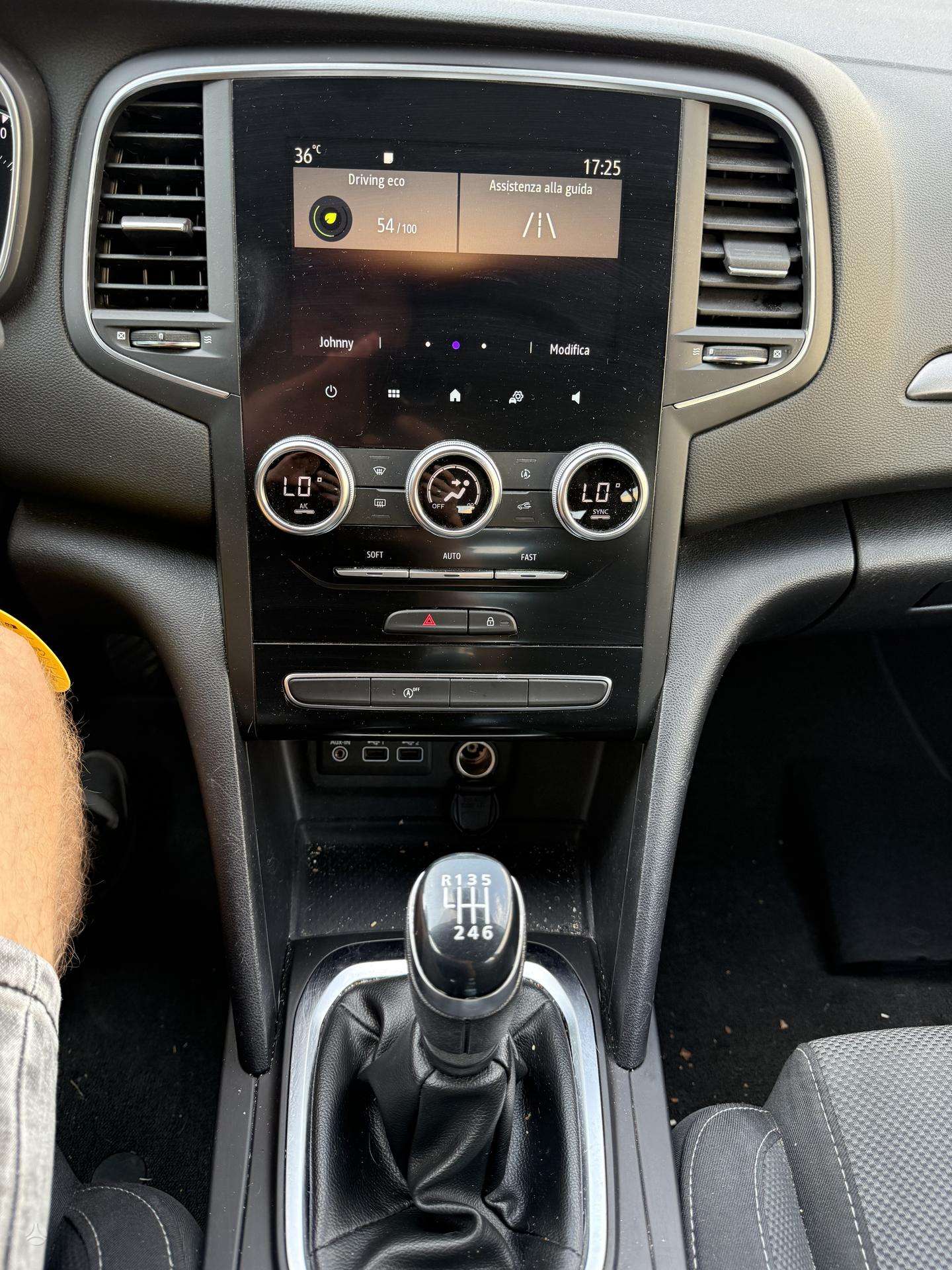 Renault Megane фото 9