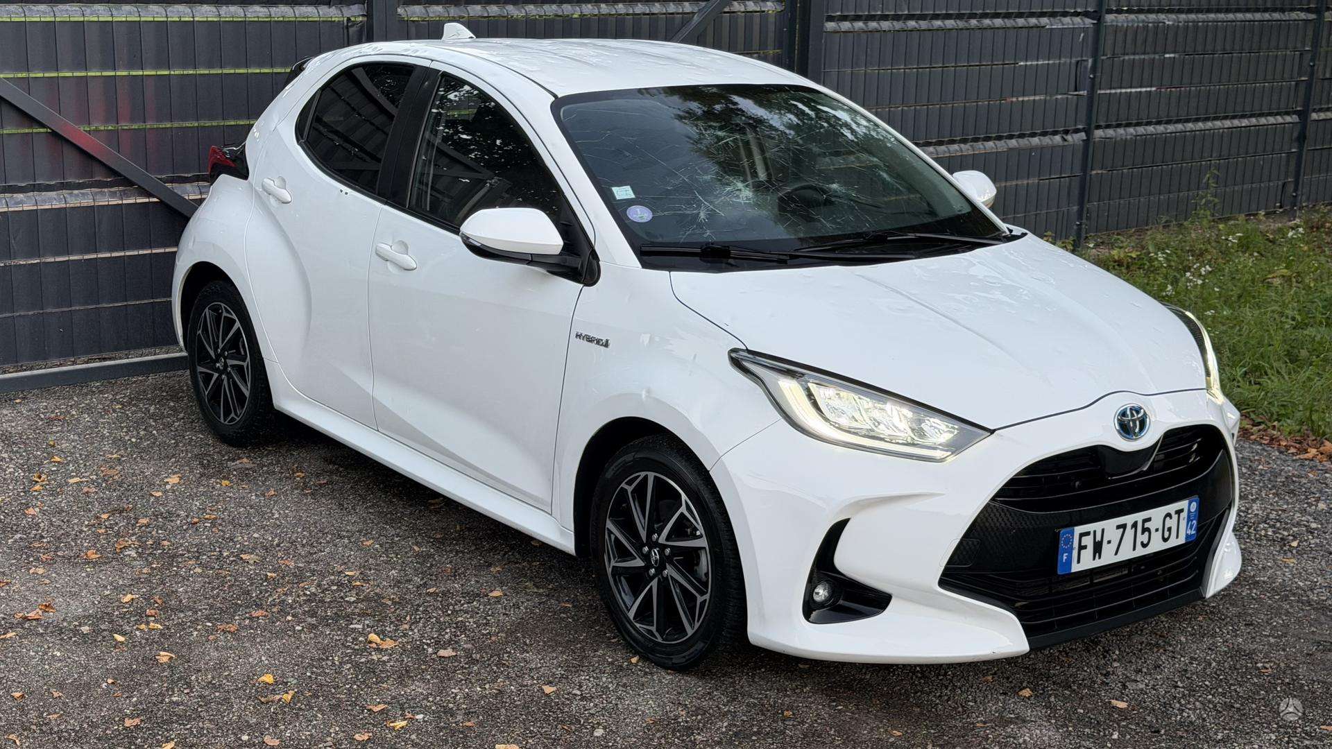 Toyota Yaris фото 3