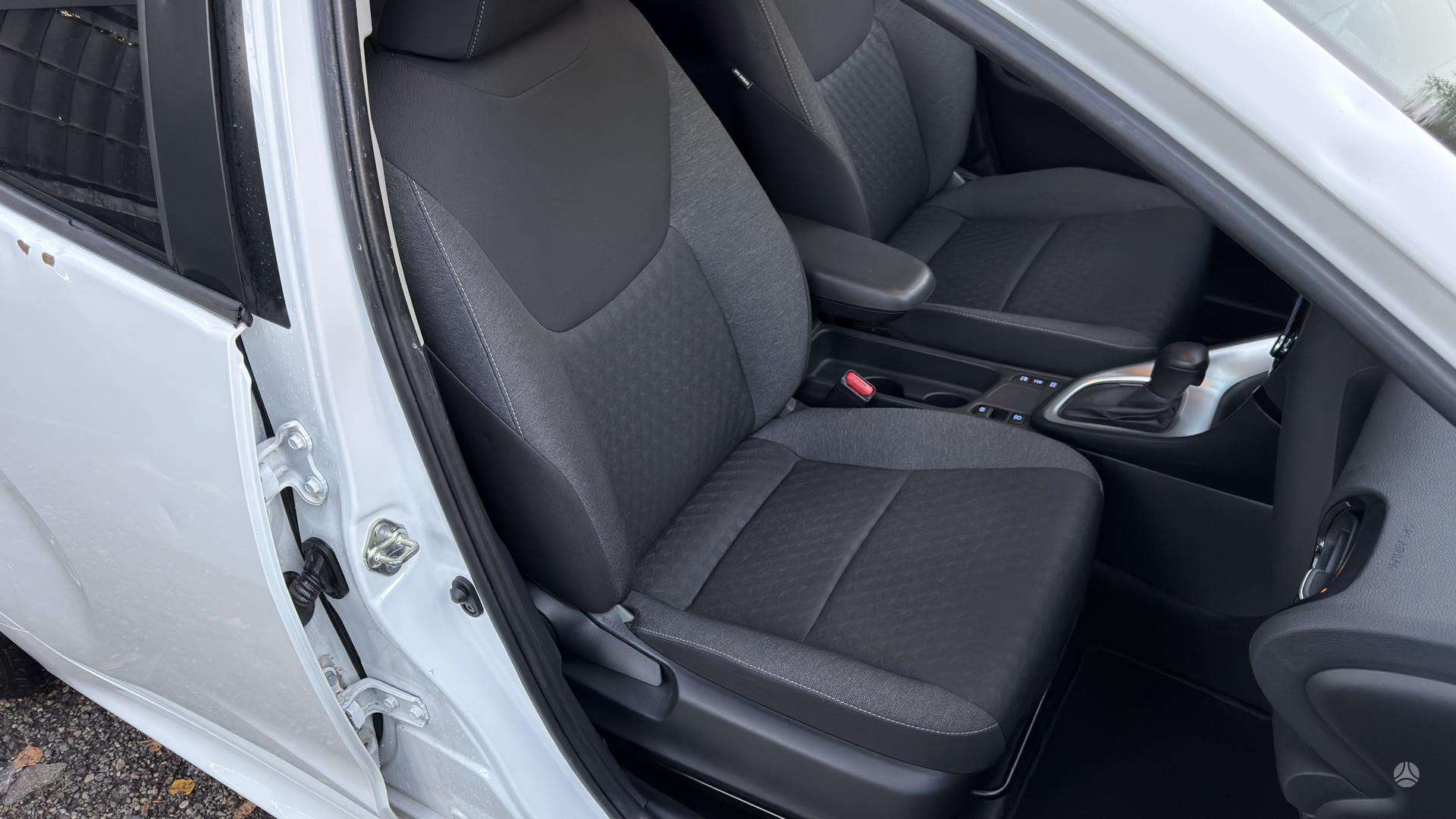 Toyota Yaris фото 21