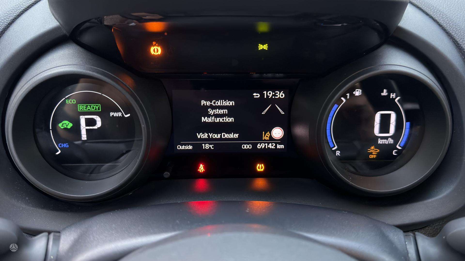 Toyota Yaris фото 23