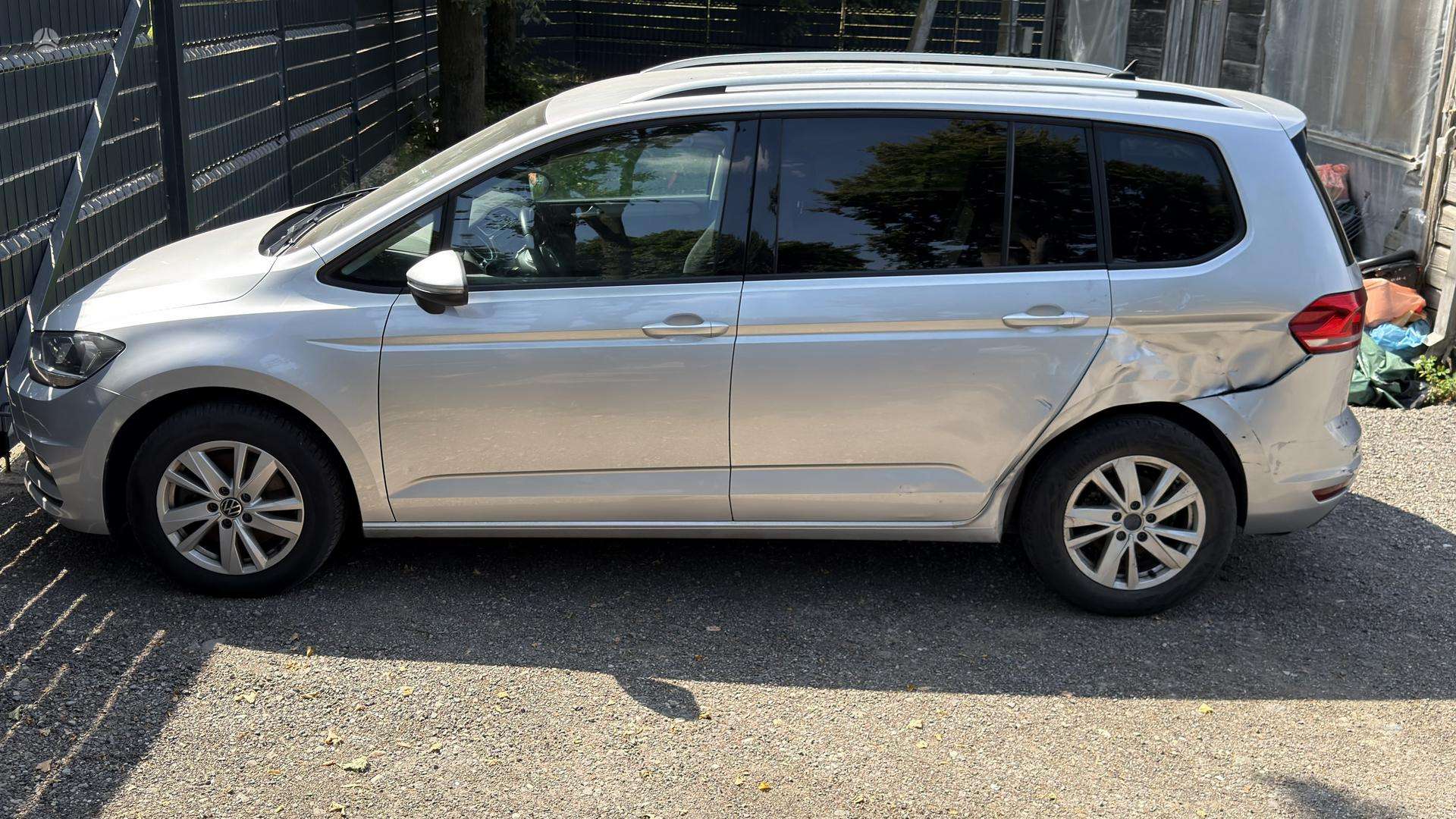 Volkswagen Touran фото 8