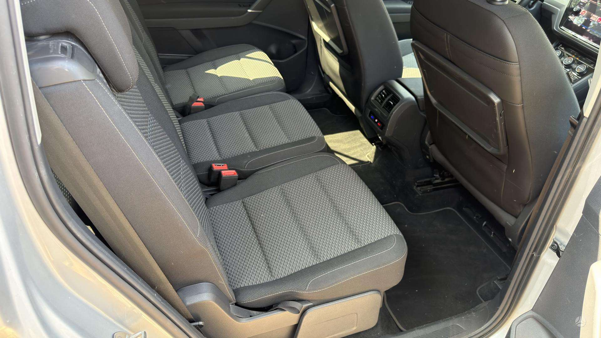 Volkswagen Touran фото 18