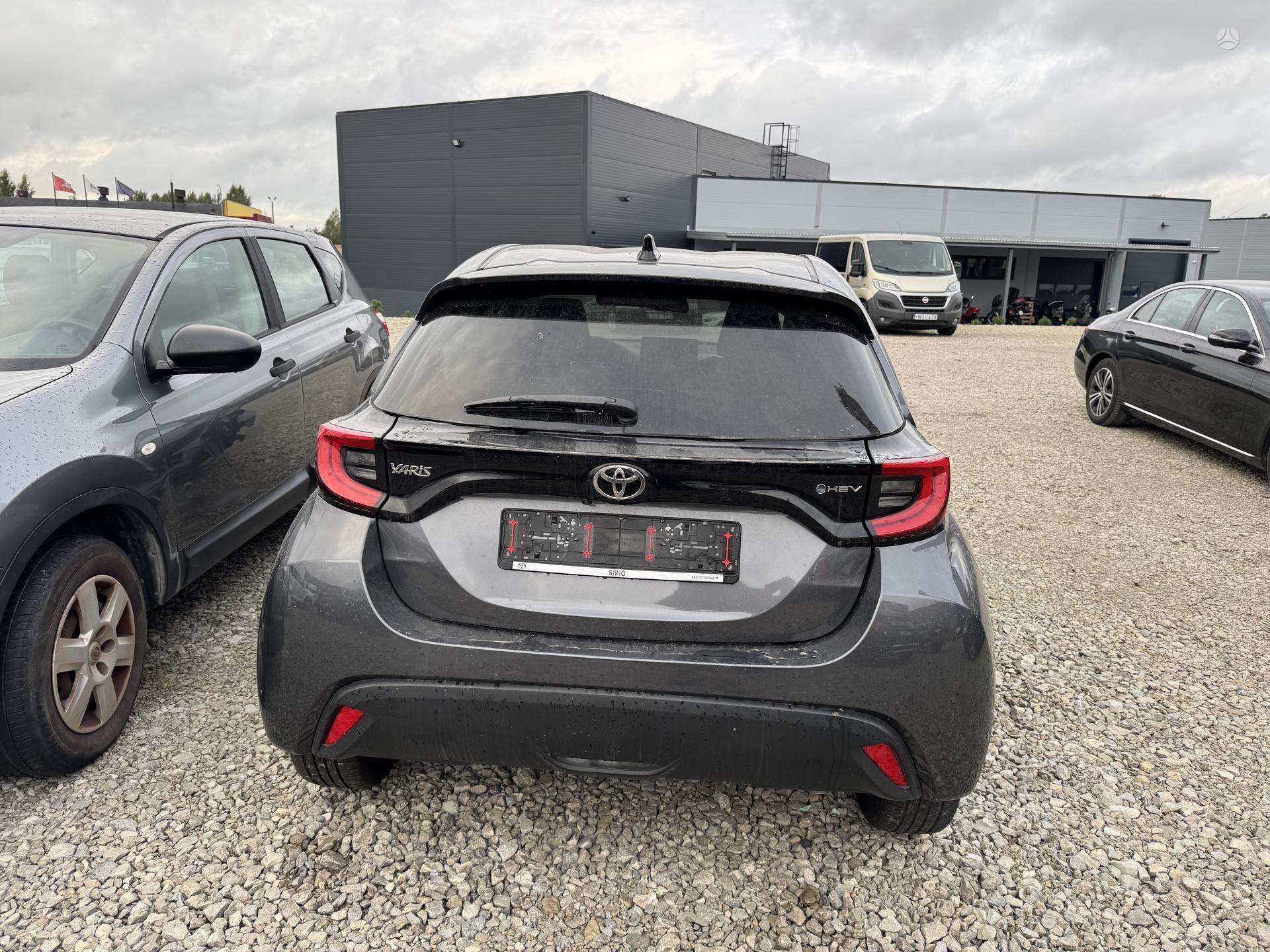 Toyota Yaris фото 6