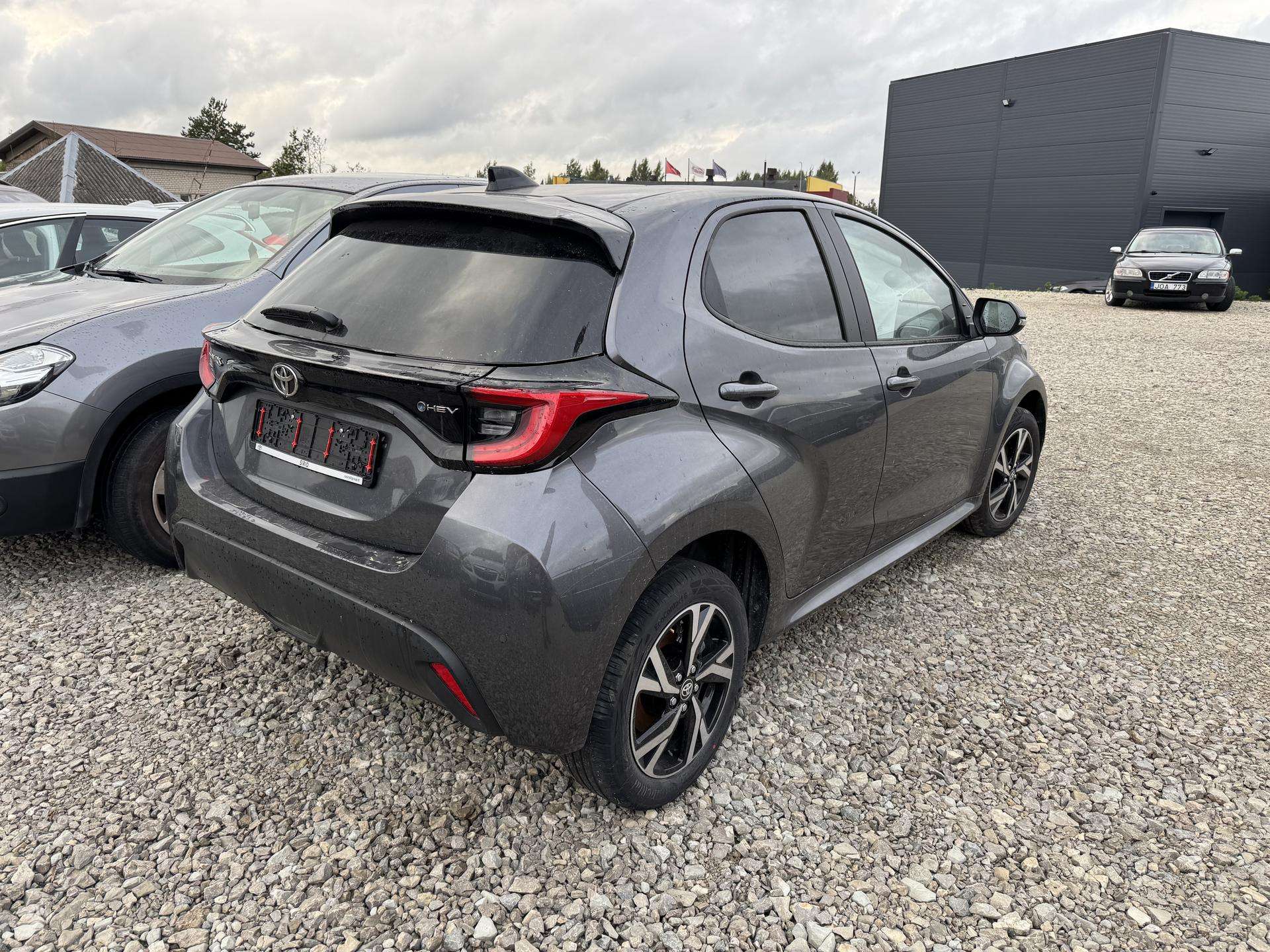 Toyota Yaris фото 7