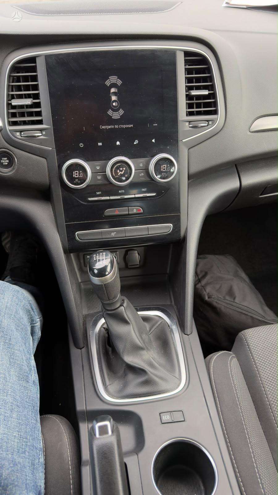Renault Megane фото 12