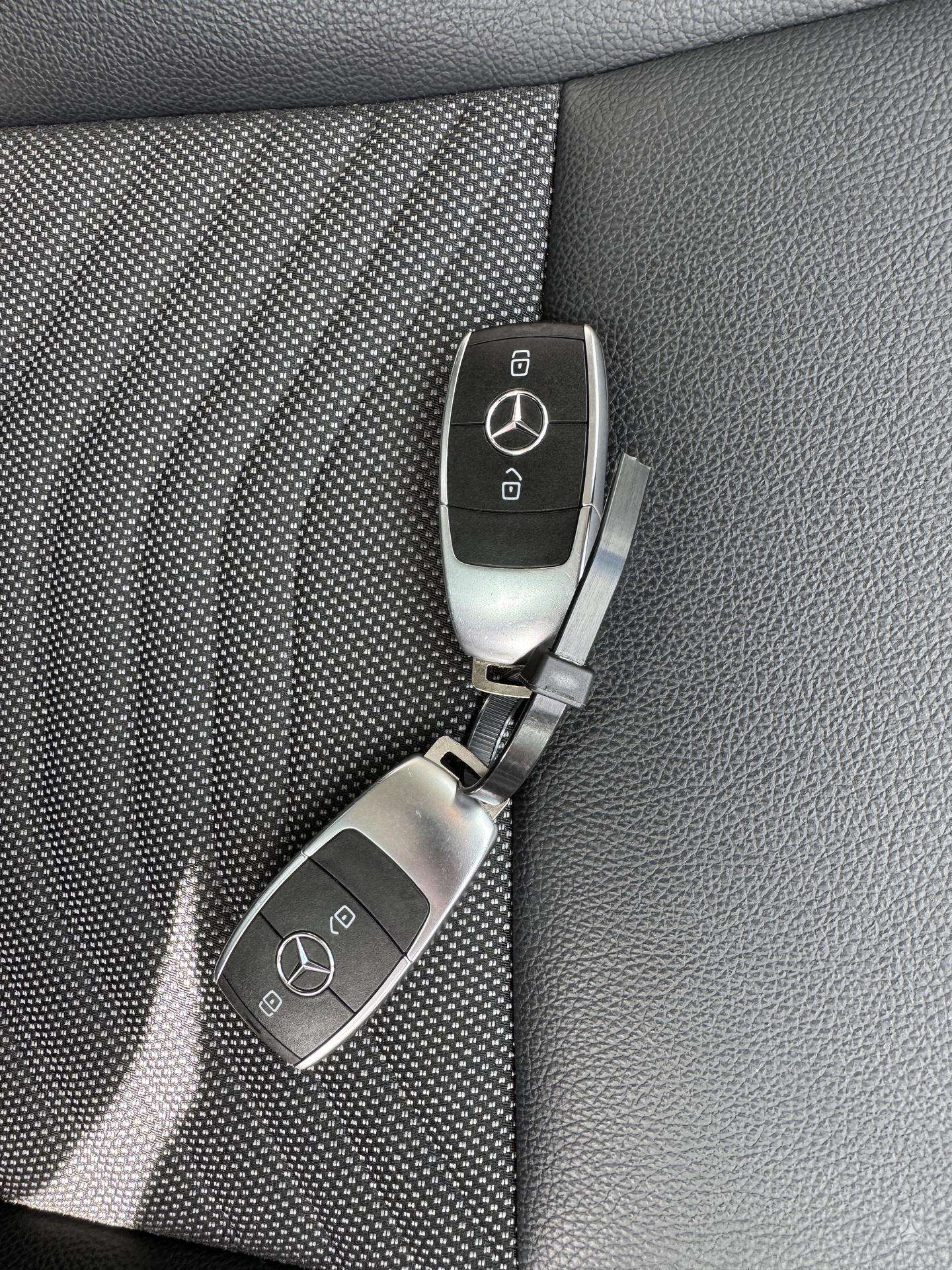 Mercedes-Benz GLB180 фото 24