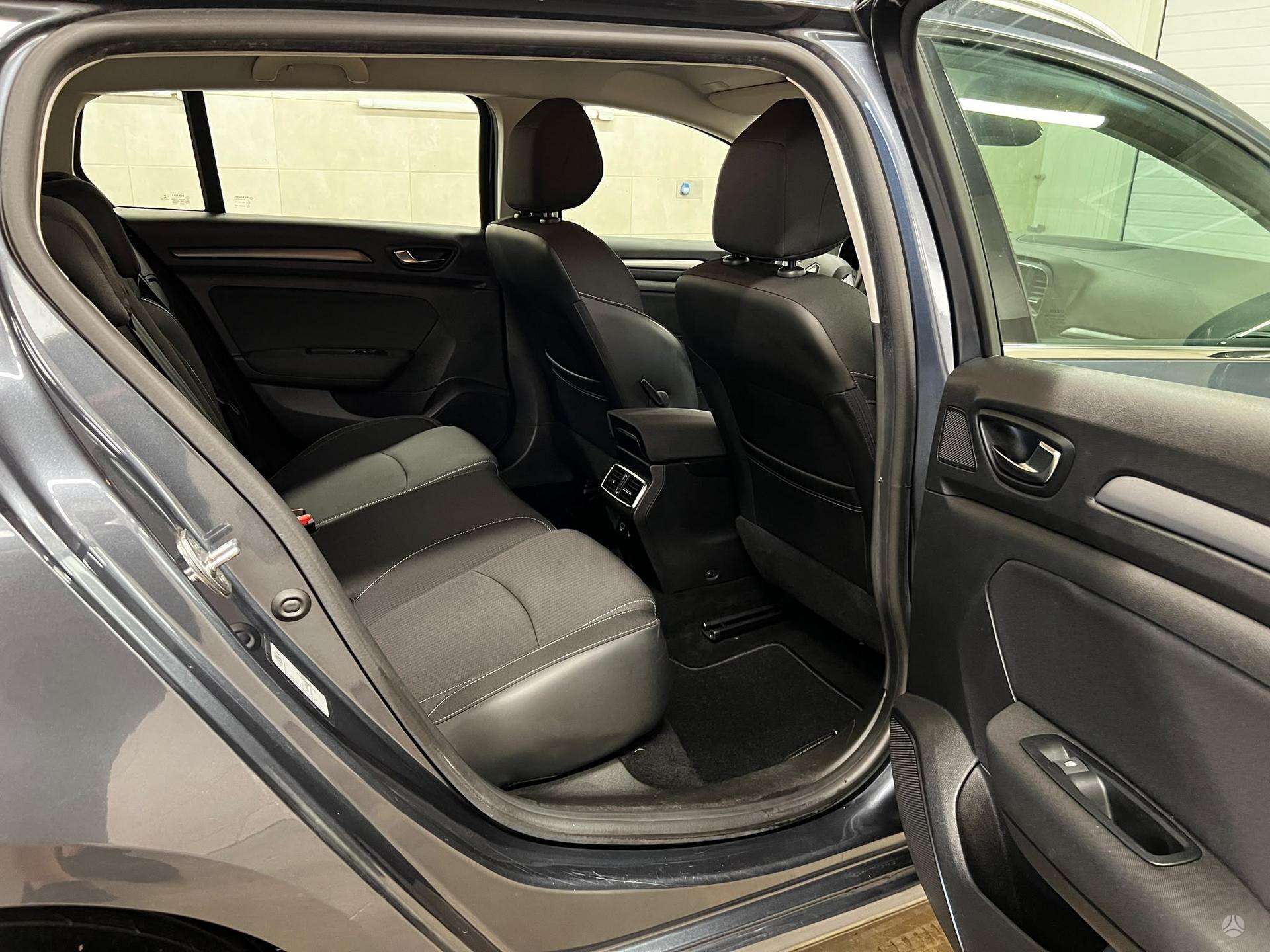 Renault Megane фото 9