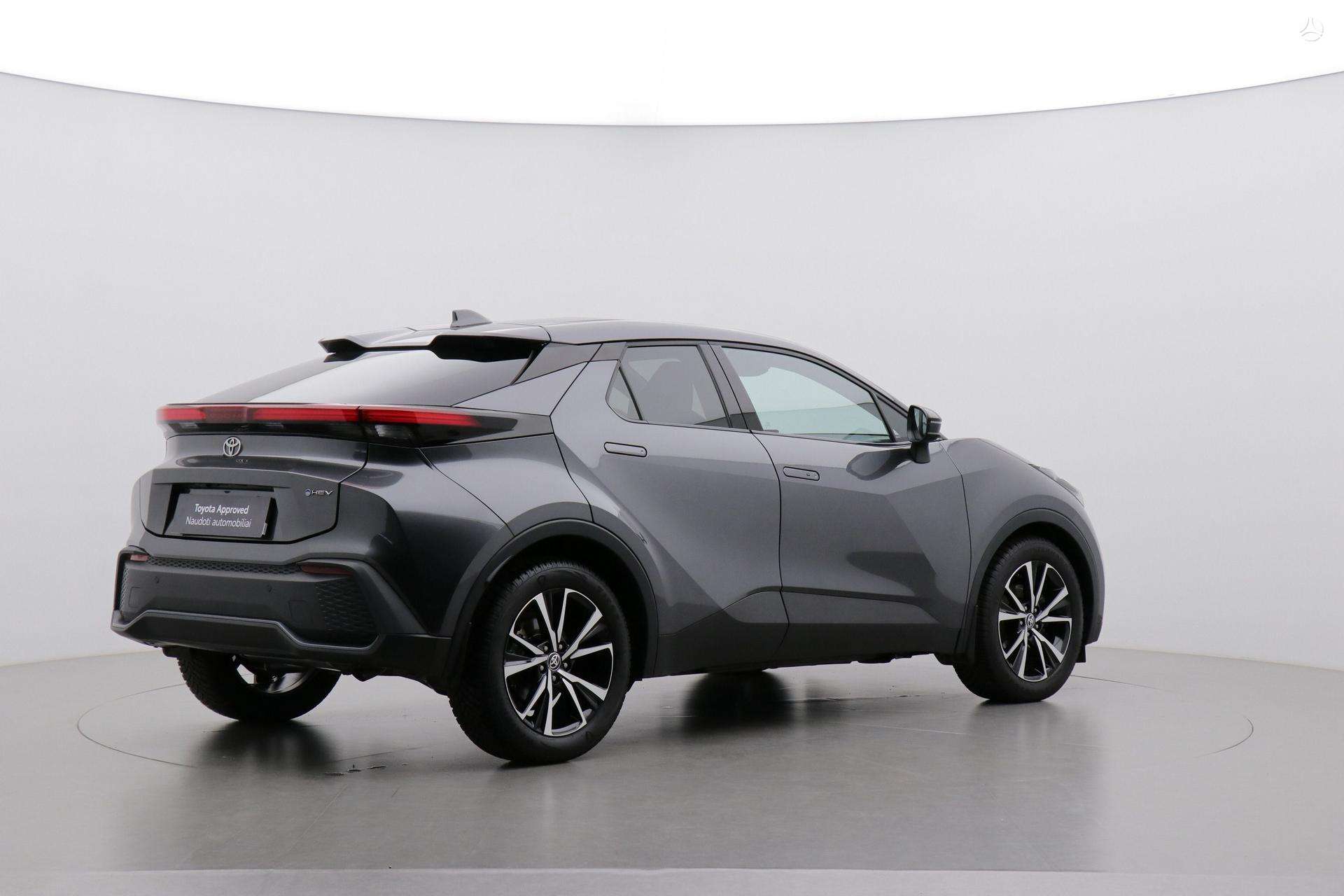Toyota C-HR фото 3