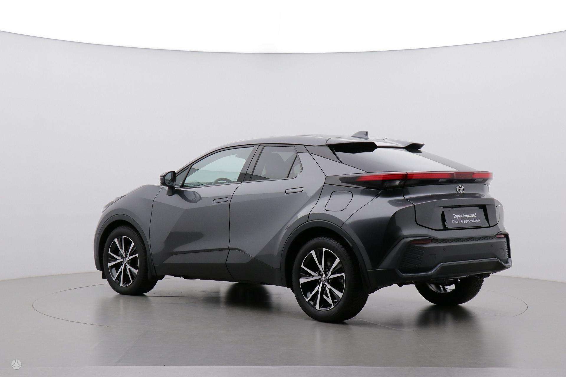 Toyota C-HR фото 18