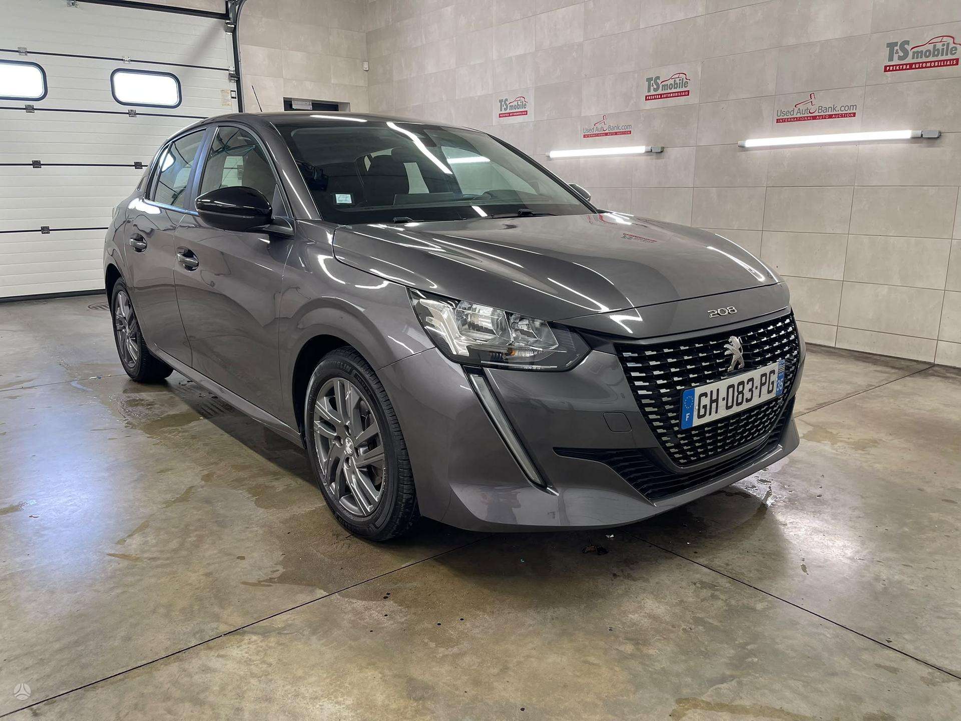 Peugeot 208 фото 3