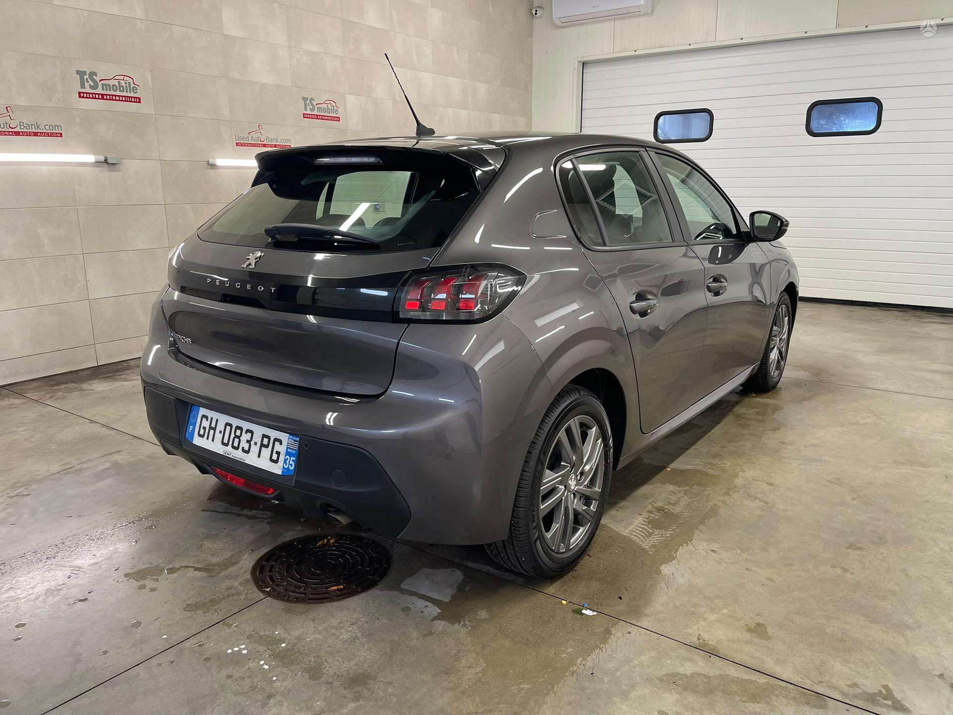 Peugeot 208 фото 4
