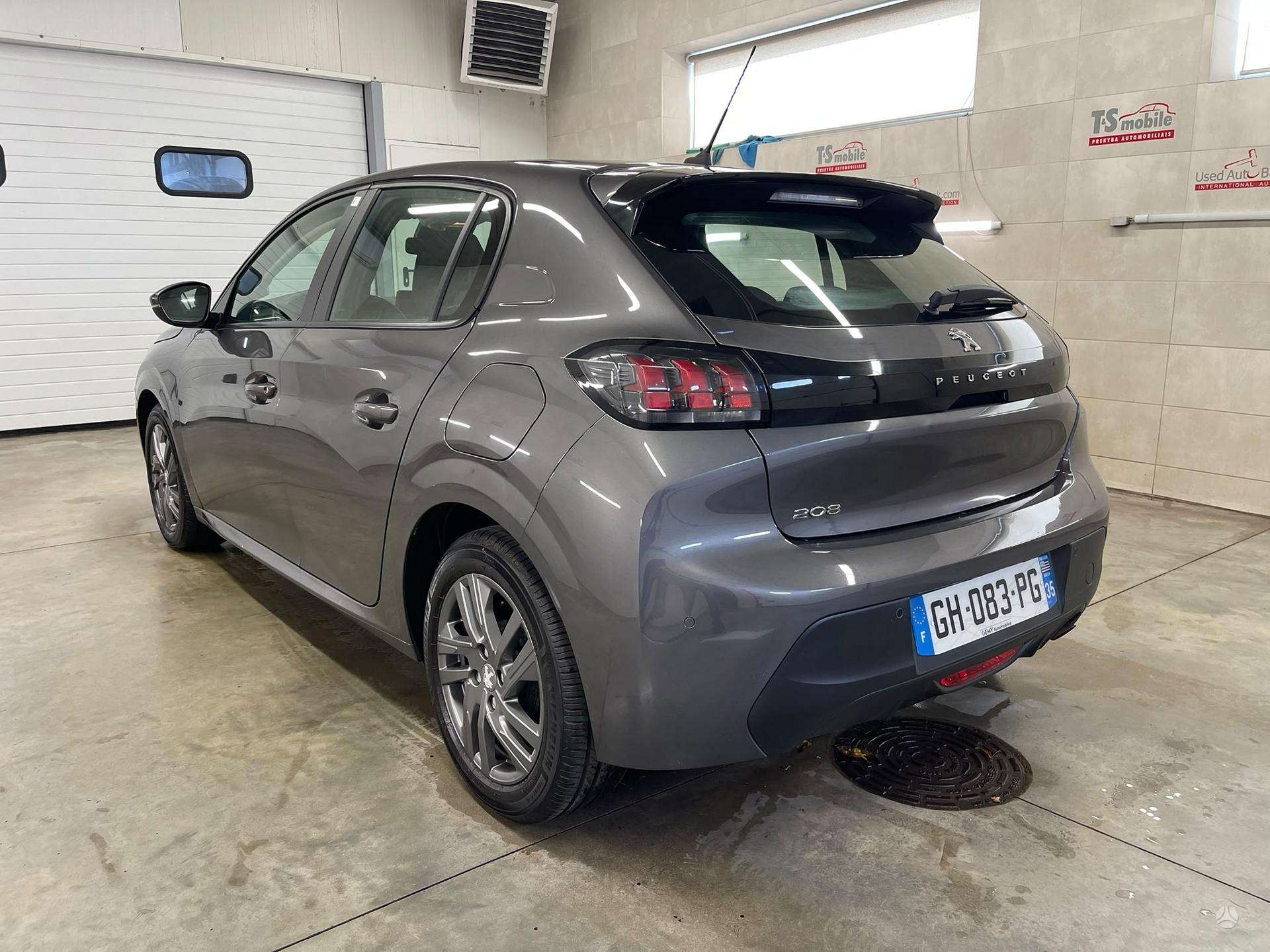 Peugeot 208 фото 6
