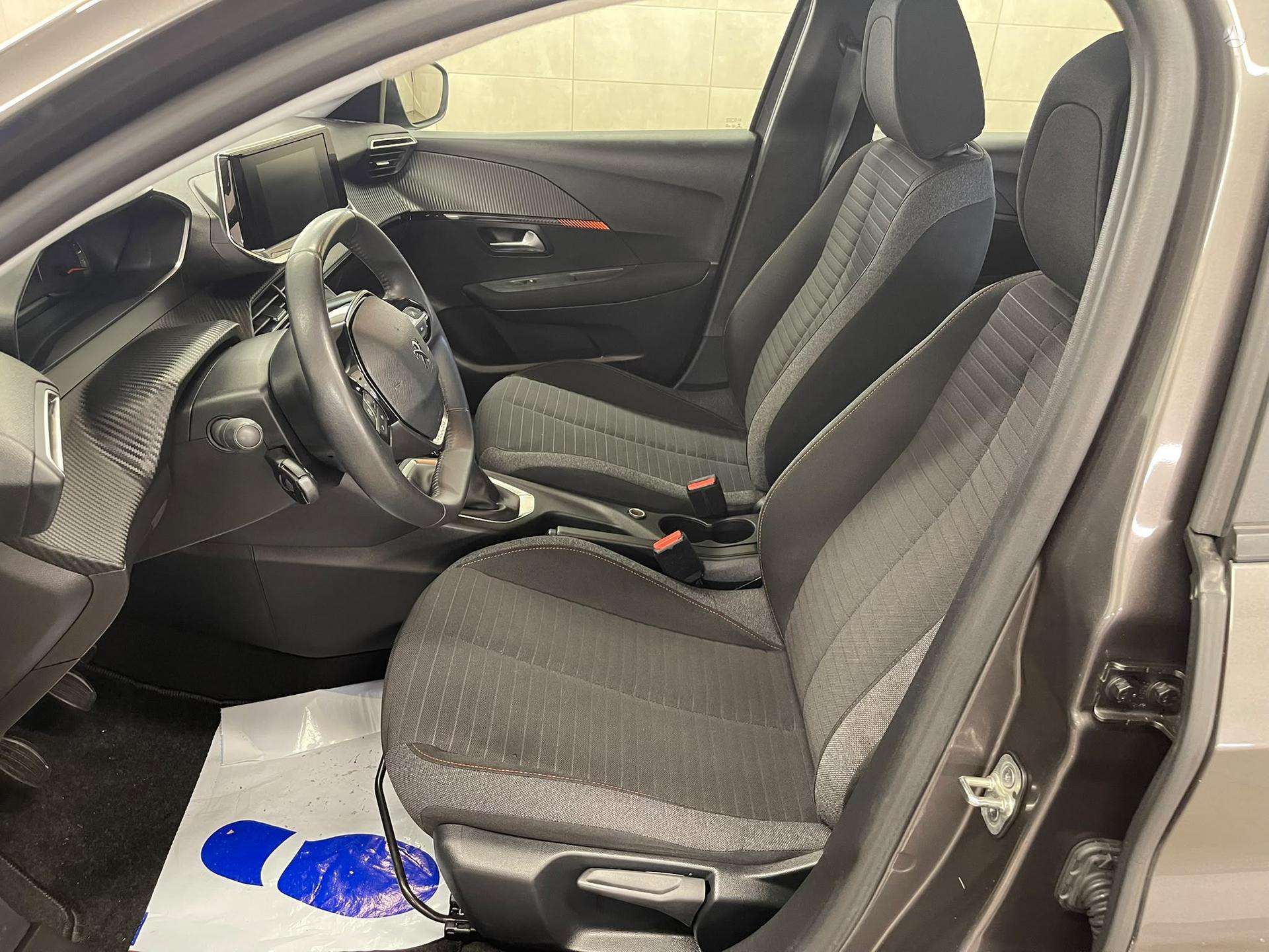 Peugeot 208 фото 7