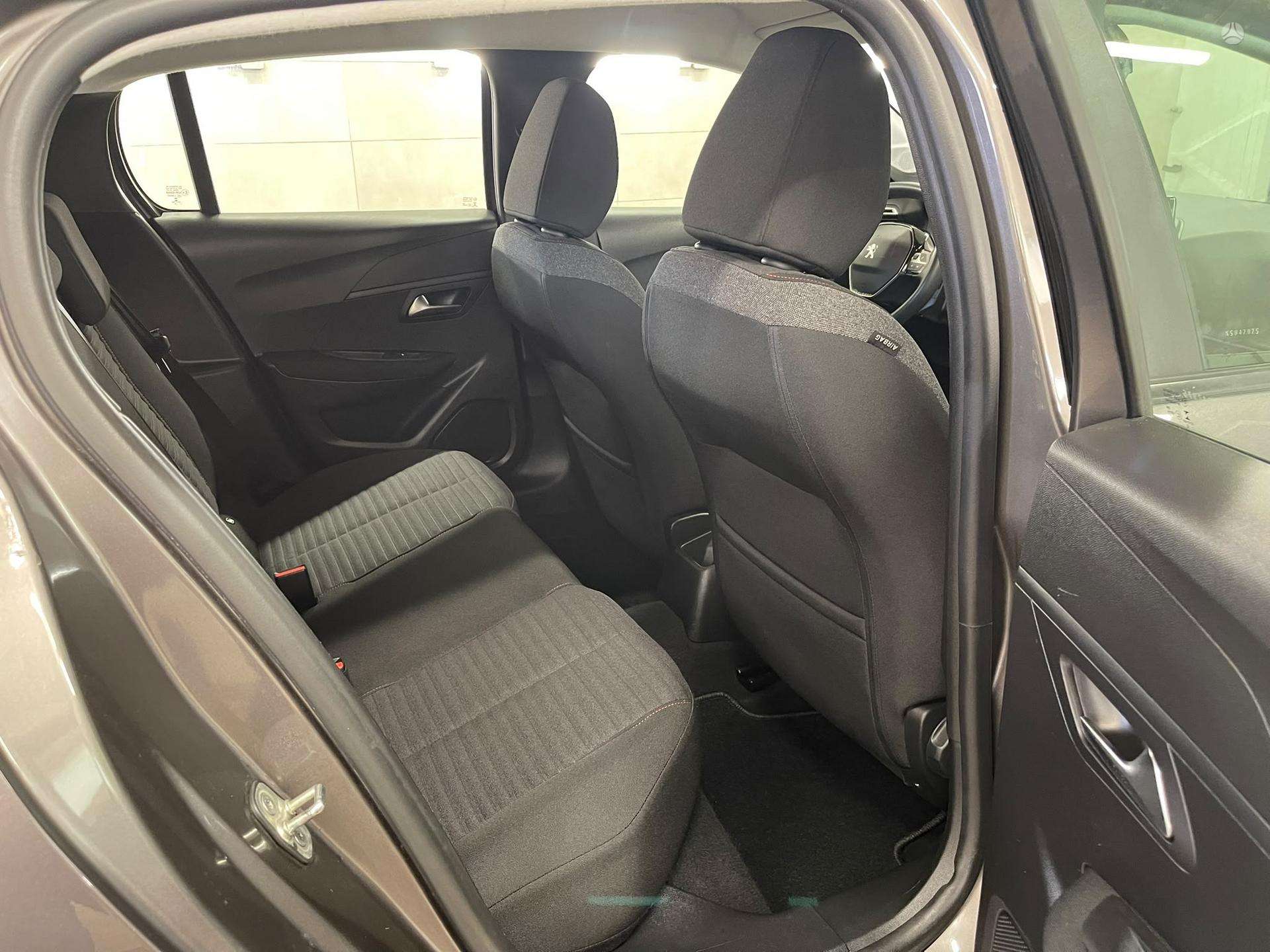 Peugeot 208 фото 10