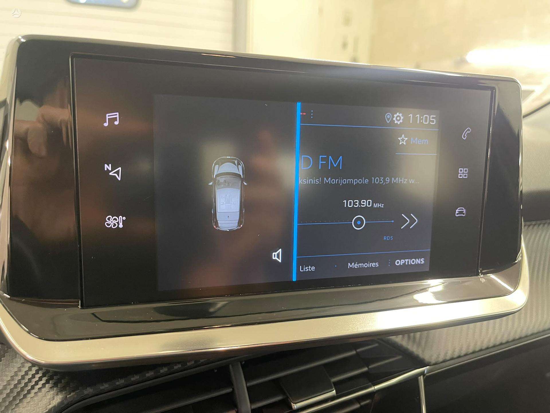 Peugeot 208 фото 11