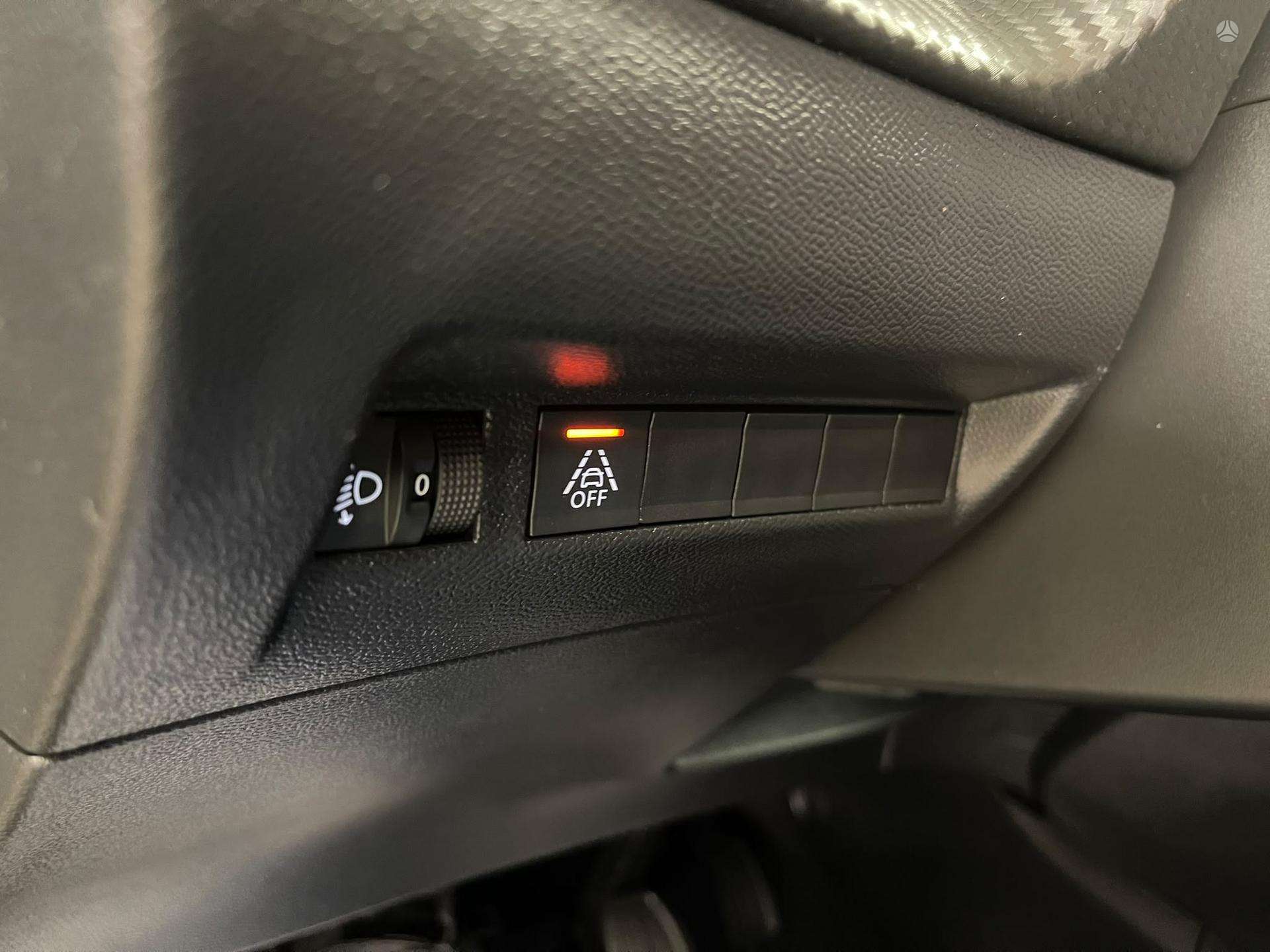 Peugeot 208 фото 12