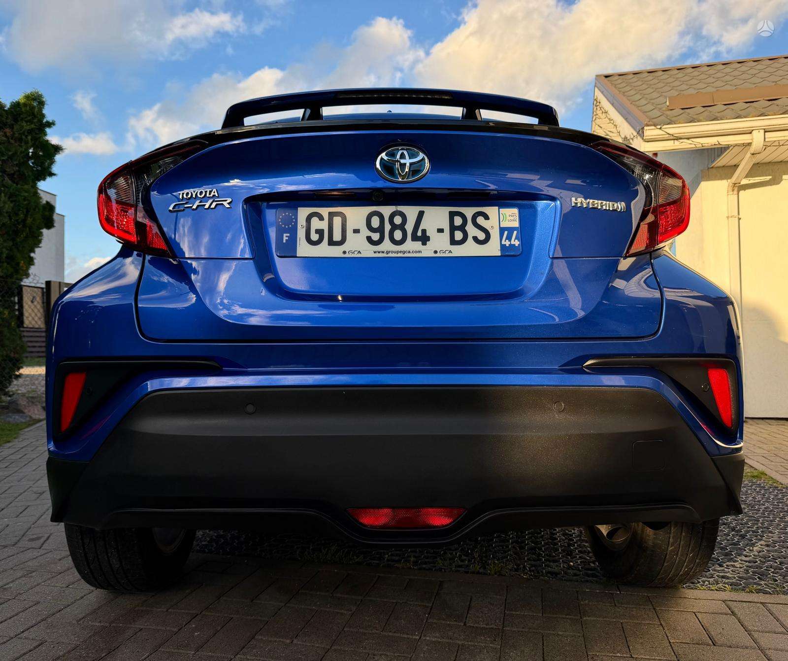 Toyota C-HR фото 15