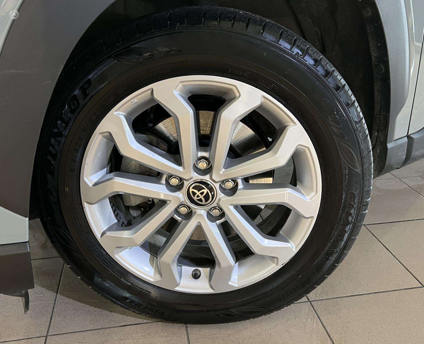 Toyota Corolla Cross фото 3