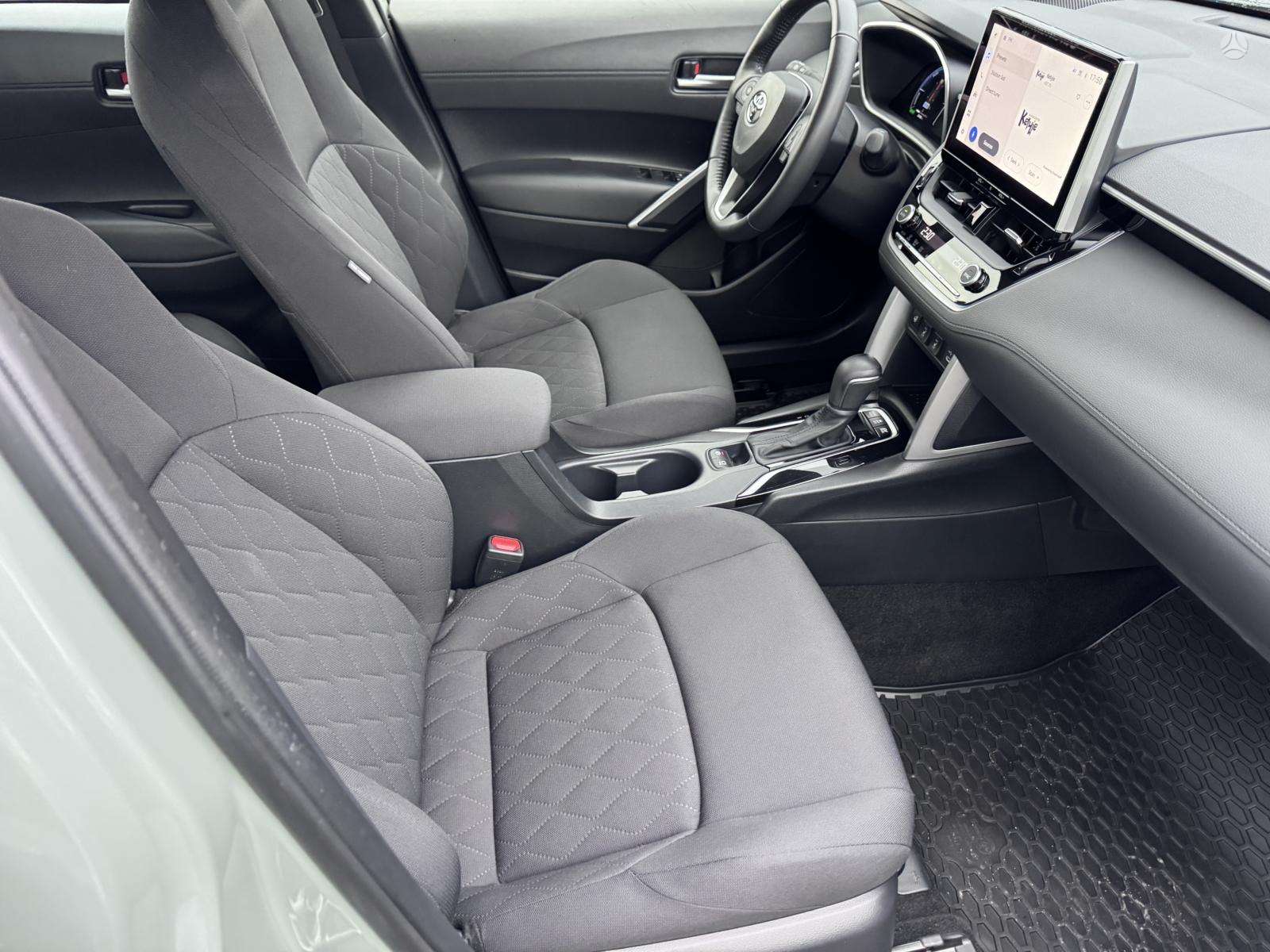Toyota Corolla Cross фото 5
