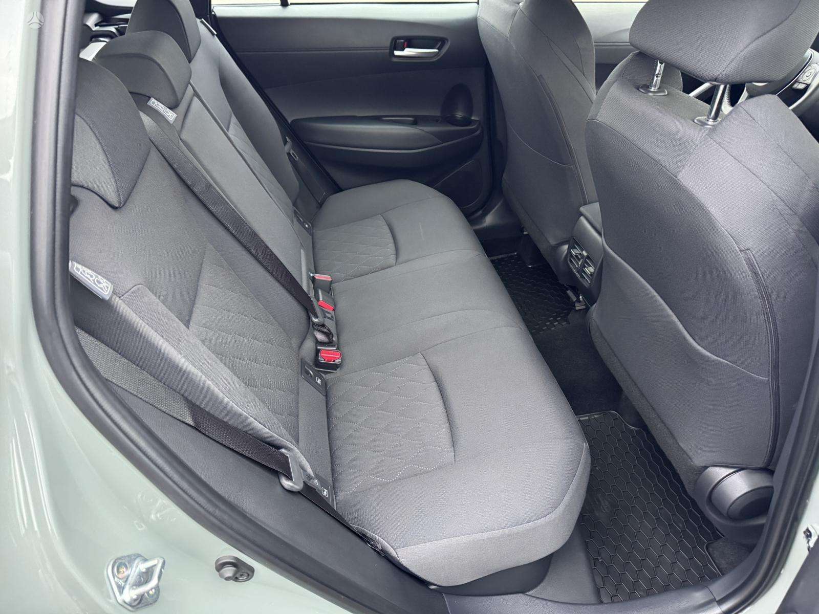Toyota Corolla Cross фото 6
