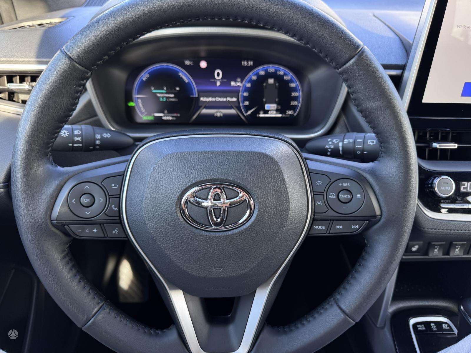 Toyota Corolla Cross фото 8