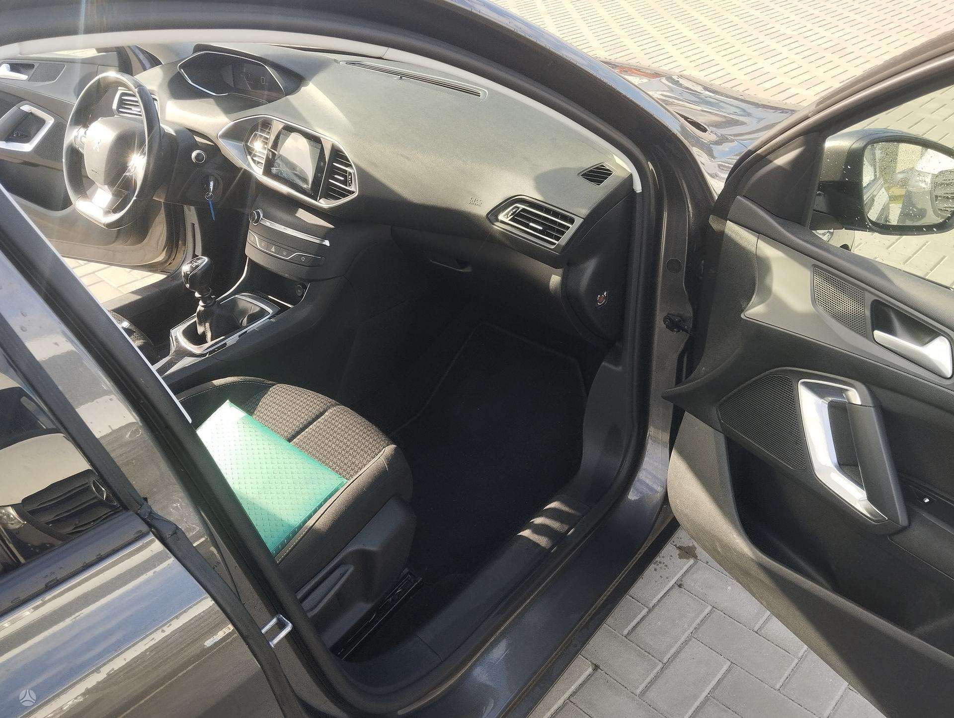 Peugeot 308 фото 9
