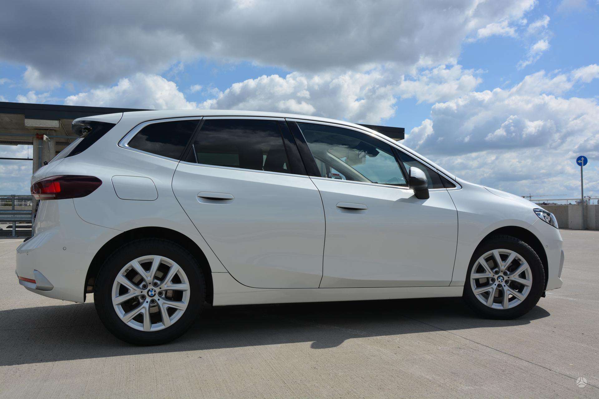 BMW 218 фото 7