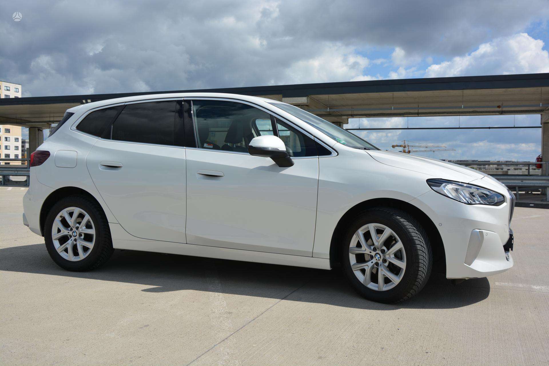BMW 218 фото 10