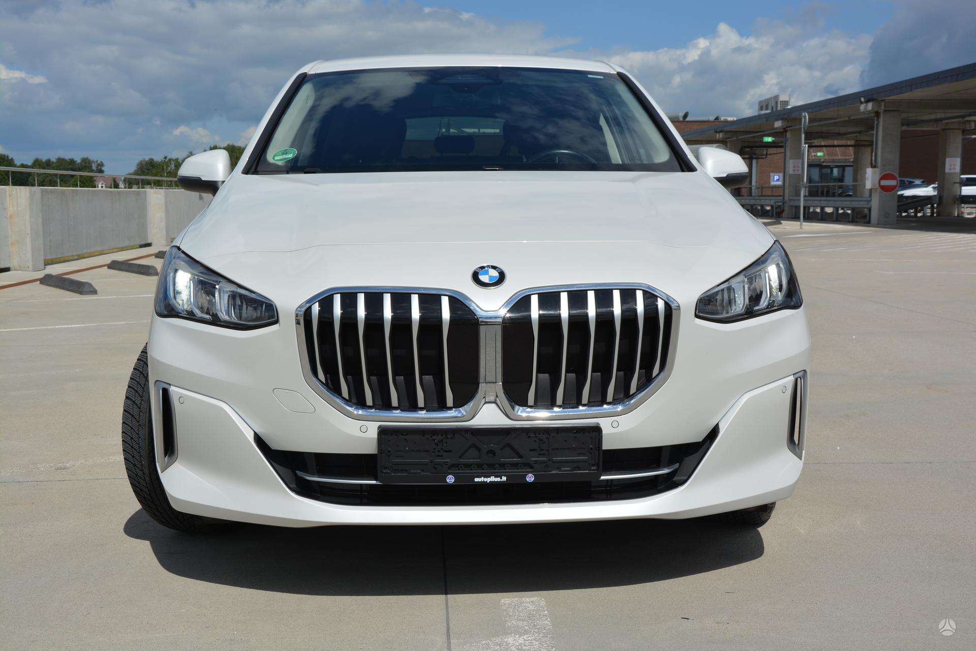 BMW 218 фото 12