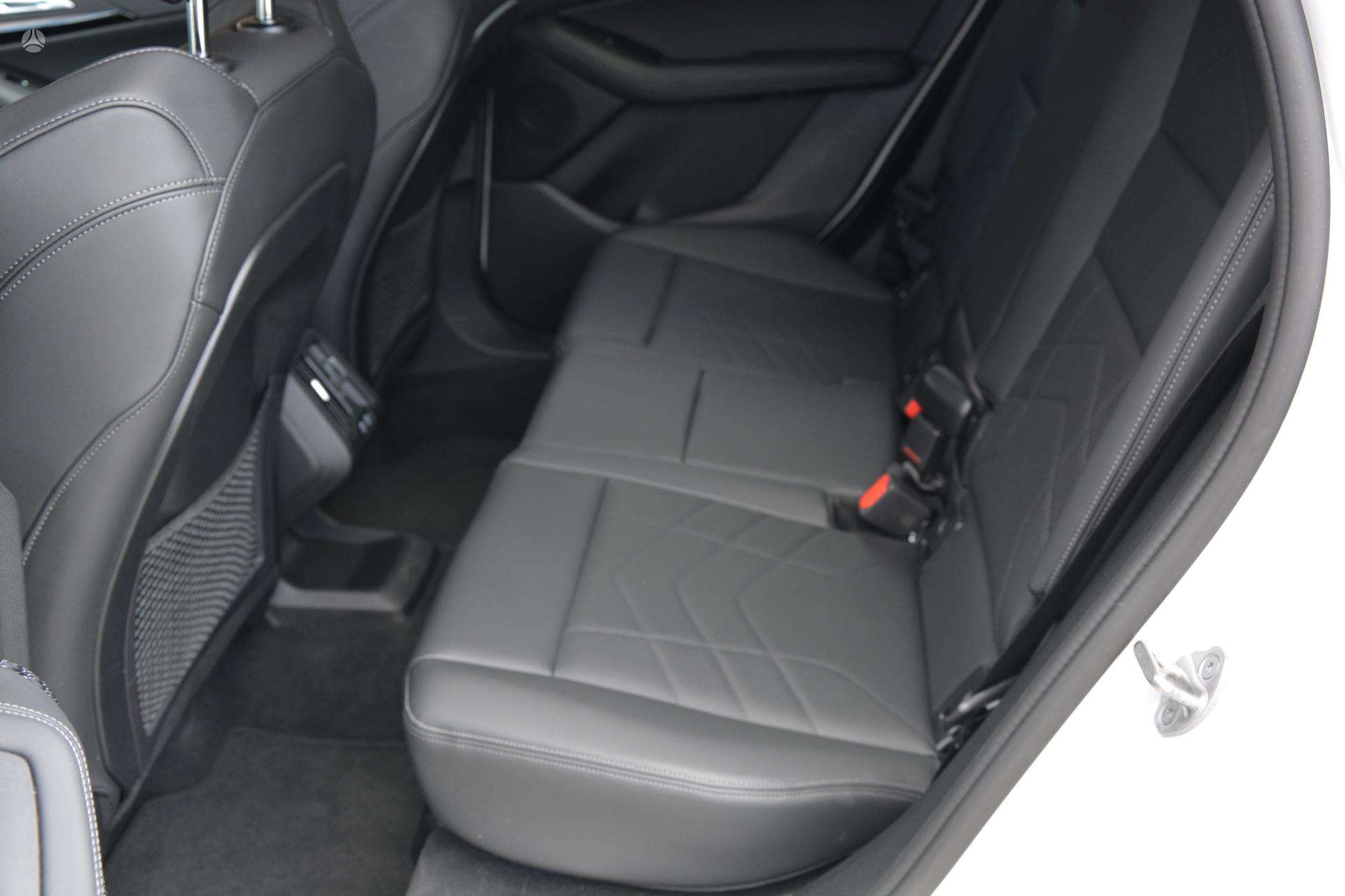 BMW 218 фото 21