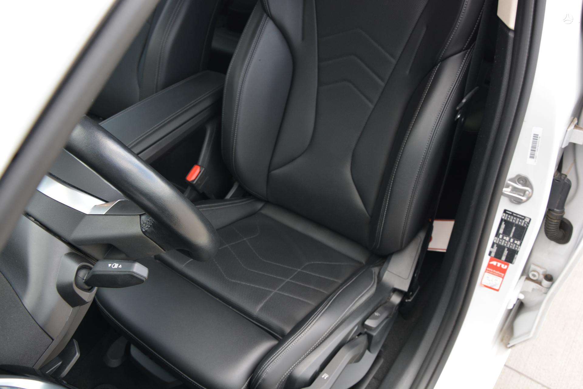 BMW 218 фото 24