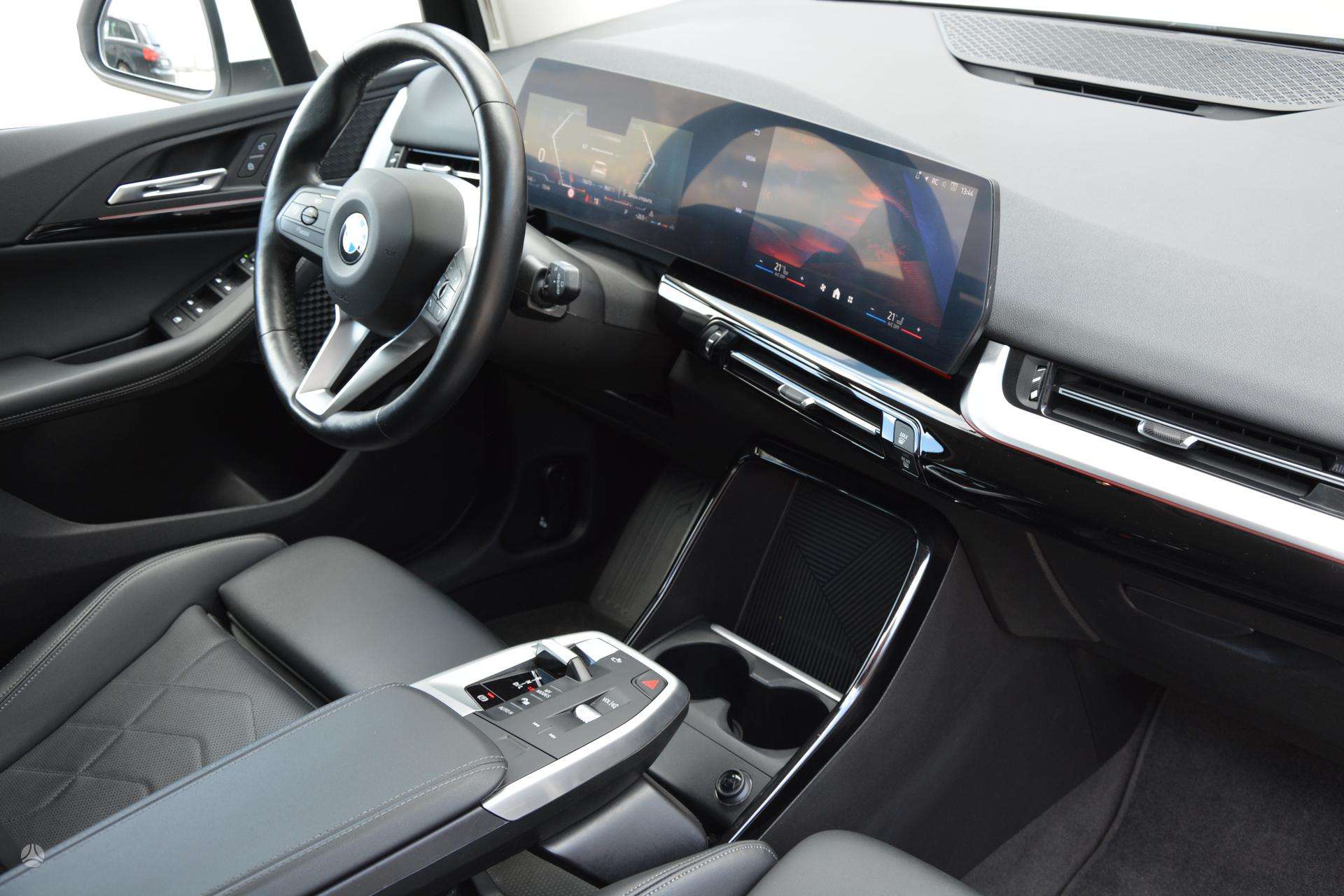 BMW 218 фото 28