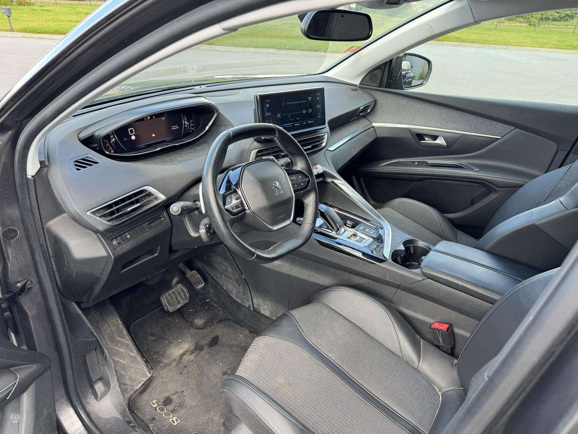 Peugeot 5008 фото 20