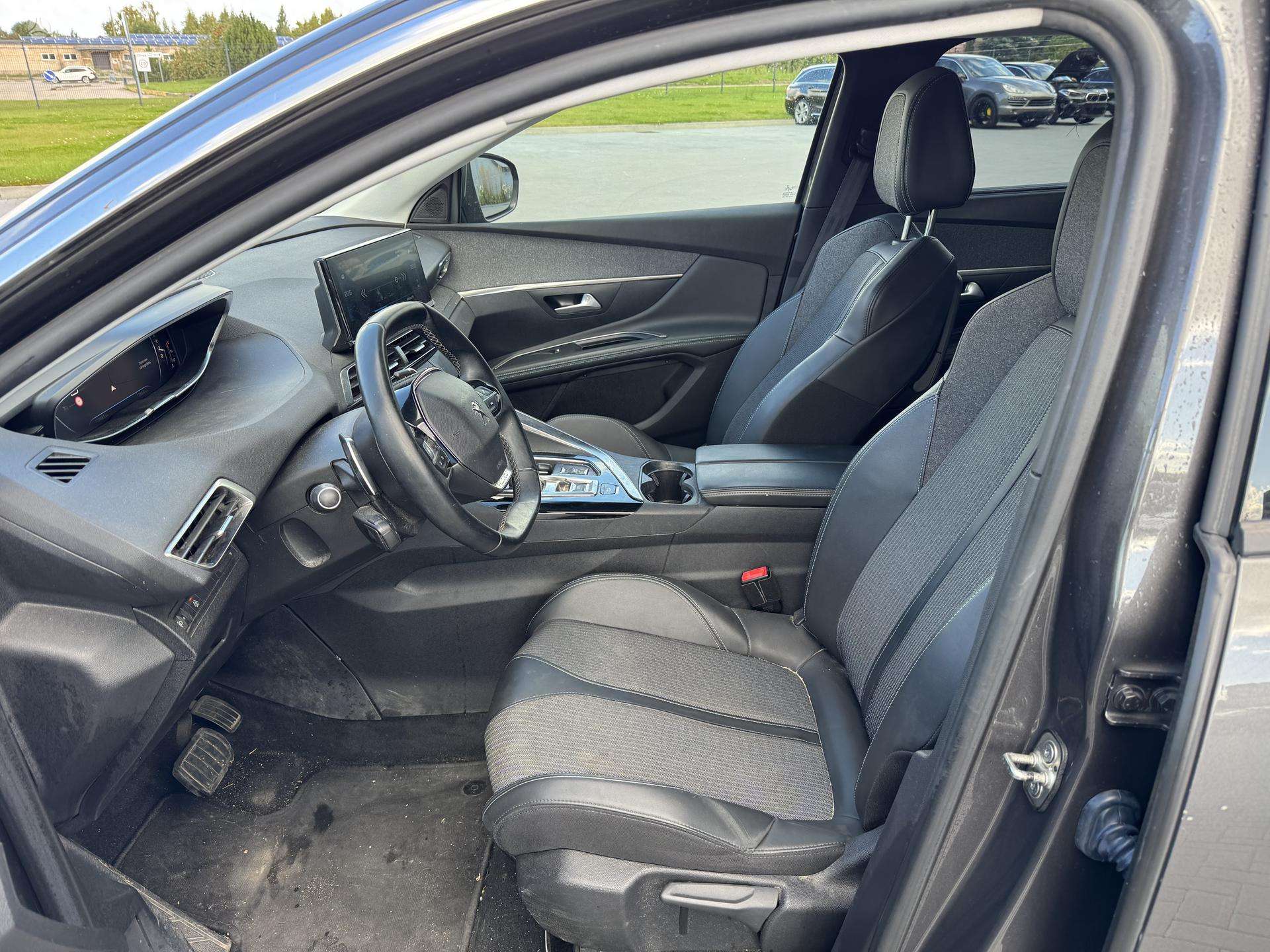 Peugeot 5008 фото 21